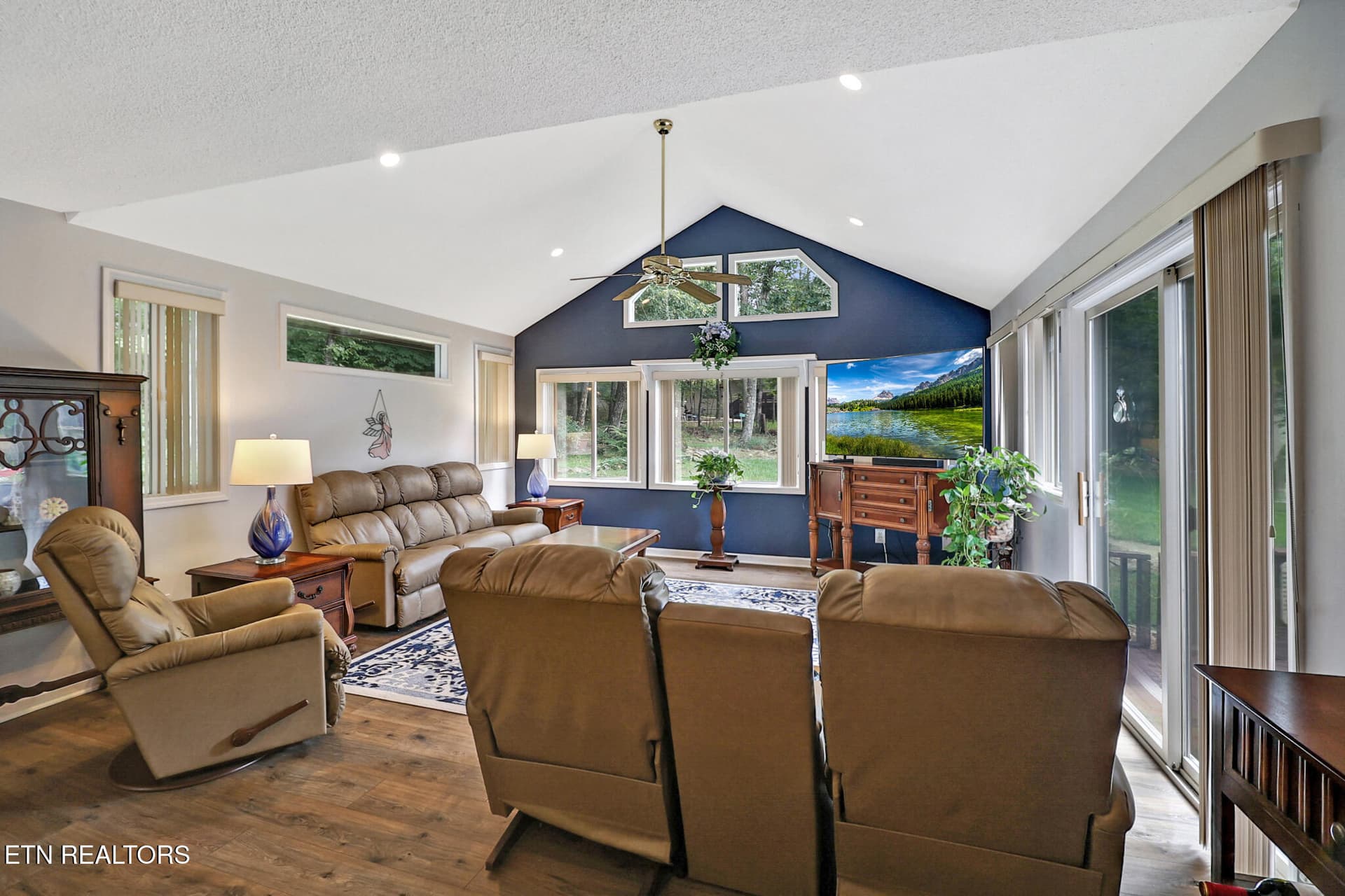 Family room - 163 & 159 Lakeside Drive, Crossville, TN 38558