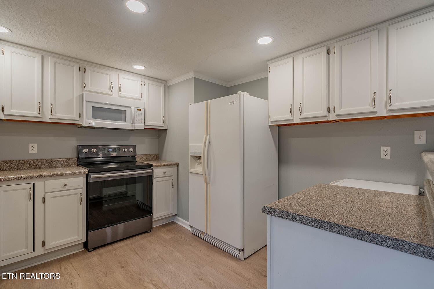 A7303640-HDR - 375 Snow Hill Rd, Oakdale, TN 37829