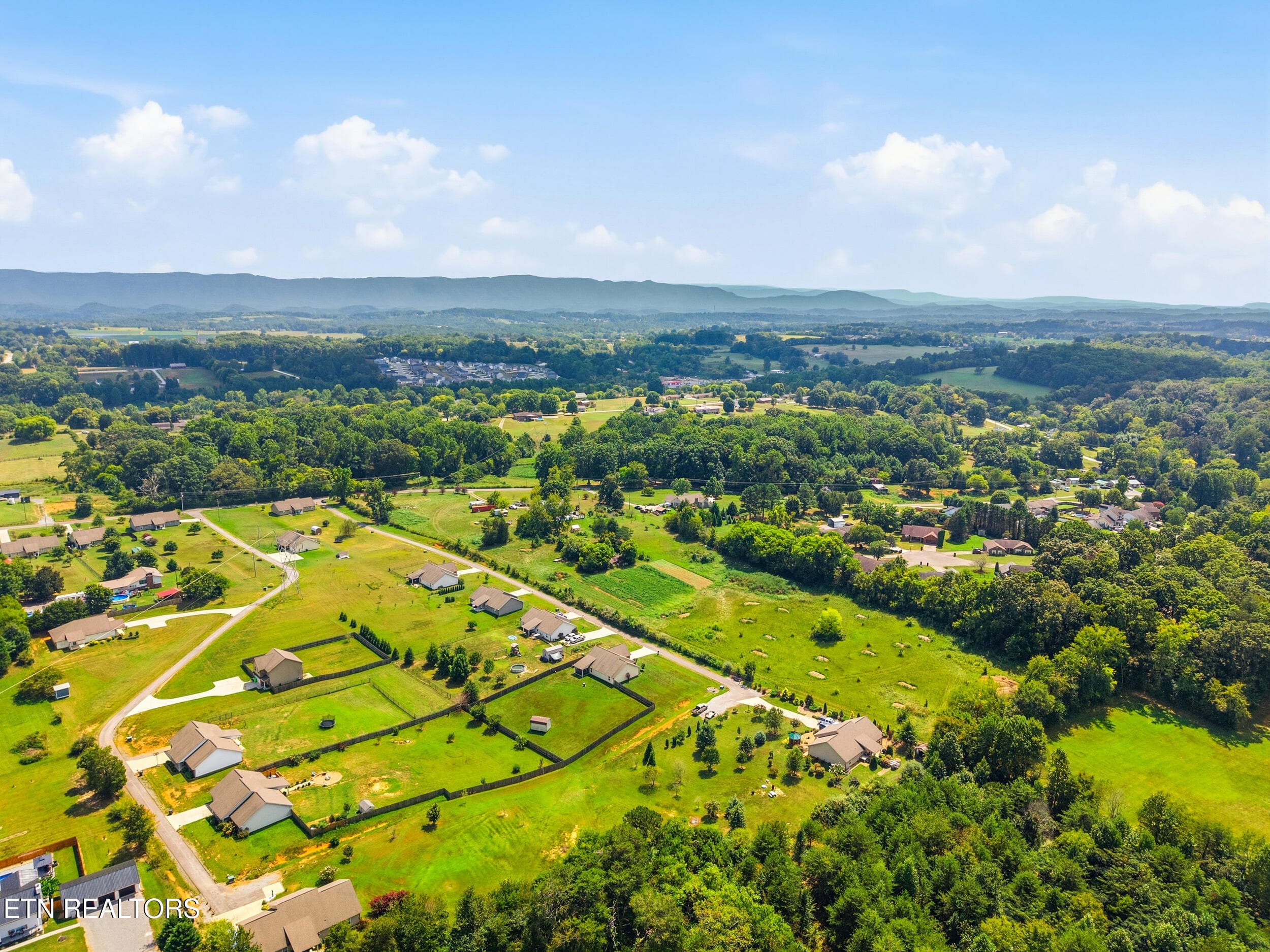 011 - 532 Valley Vista Way, Maryville, TN 37801