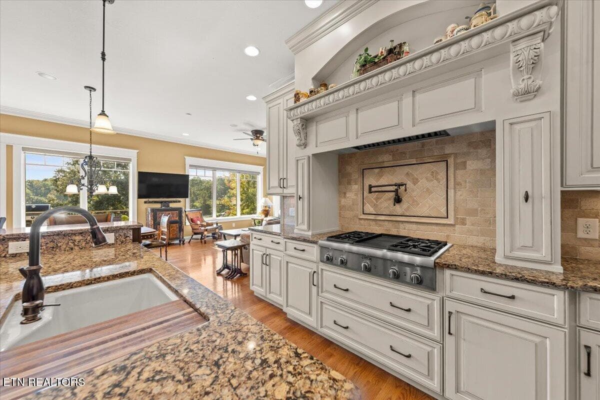 Kitchen - 436 Waterfront Way, Spring City, TN 37381