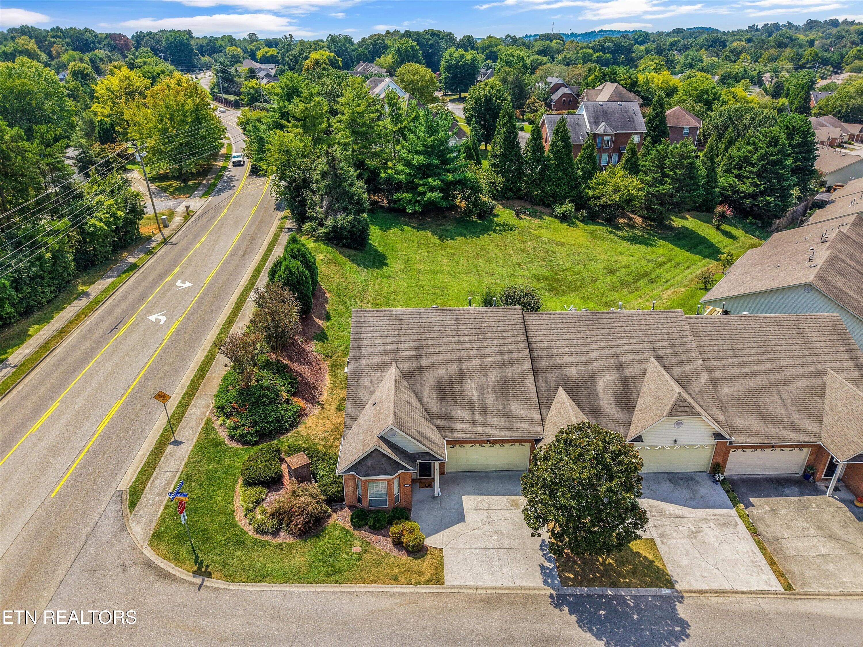 601 Applegate Lane Knoxville, TN 37934 - 601 Applegate Lane, Farragut, TN 37934