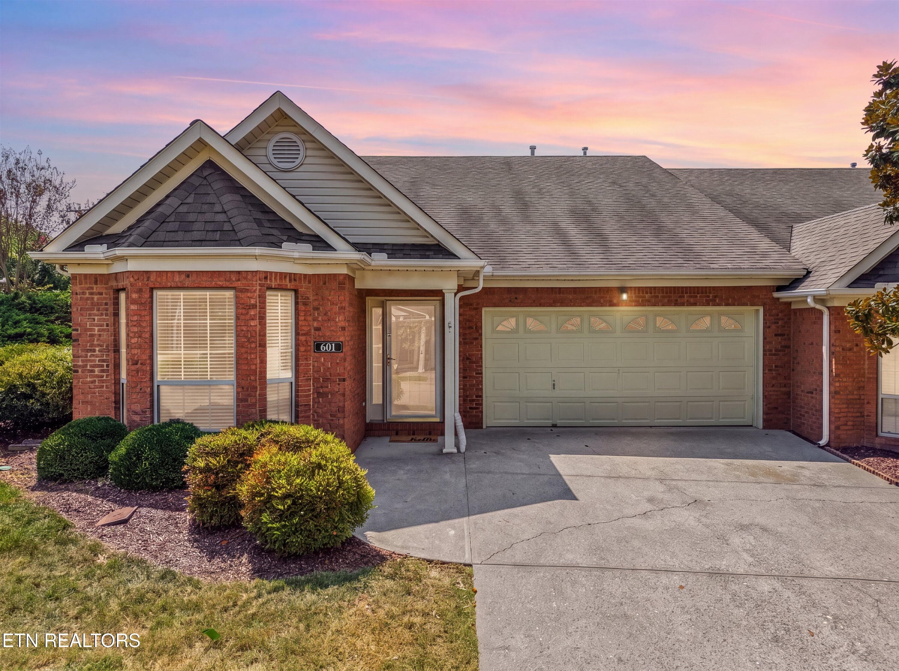 601 Applegate Lane Knoxville, TN 37934 - 601 Applegate Lane, Farragut, TN 37934