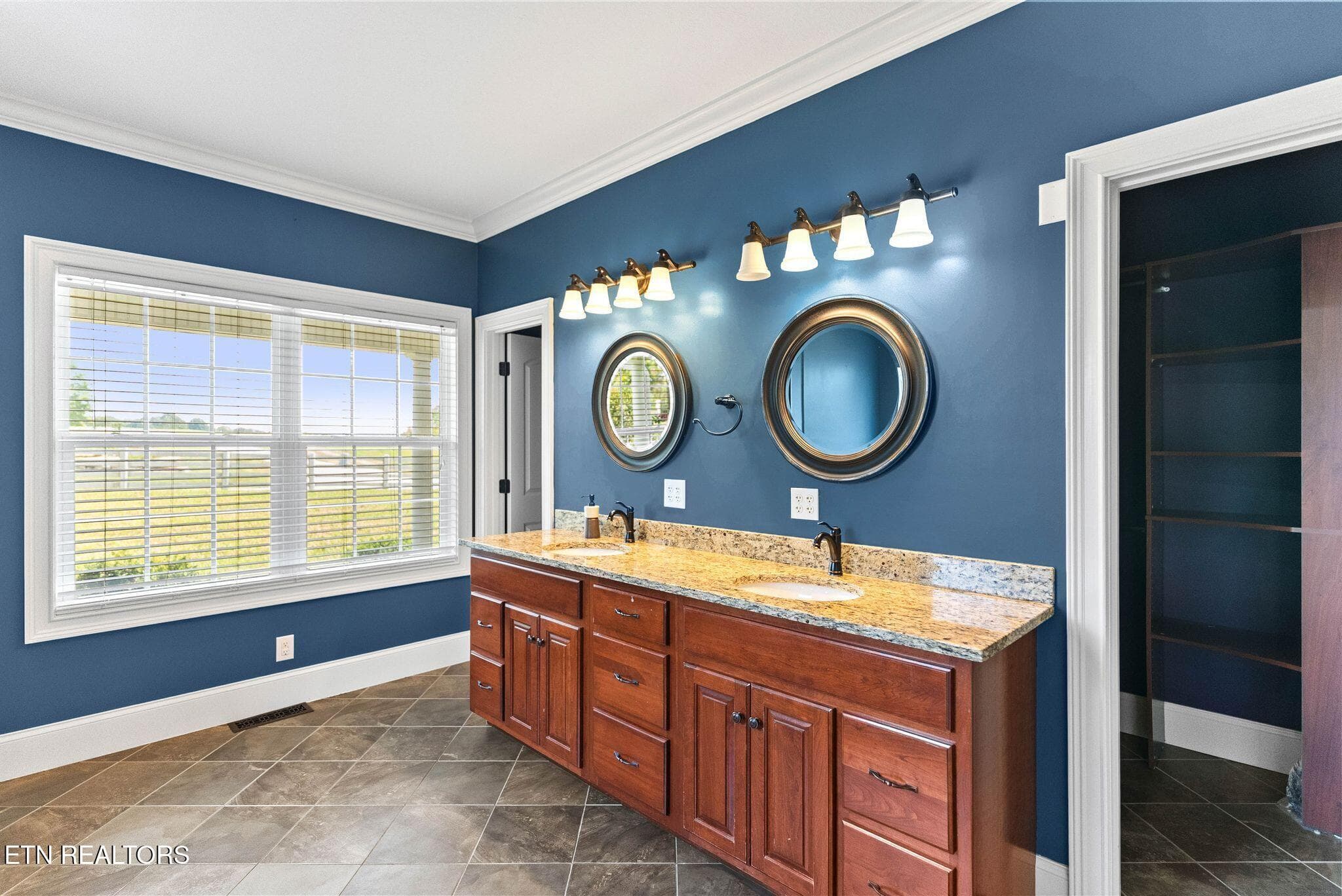 primary bath 2 - 733 Simpson Rd, Whitesburg, TN 37891