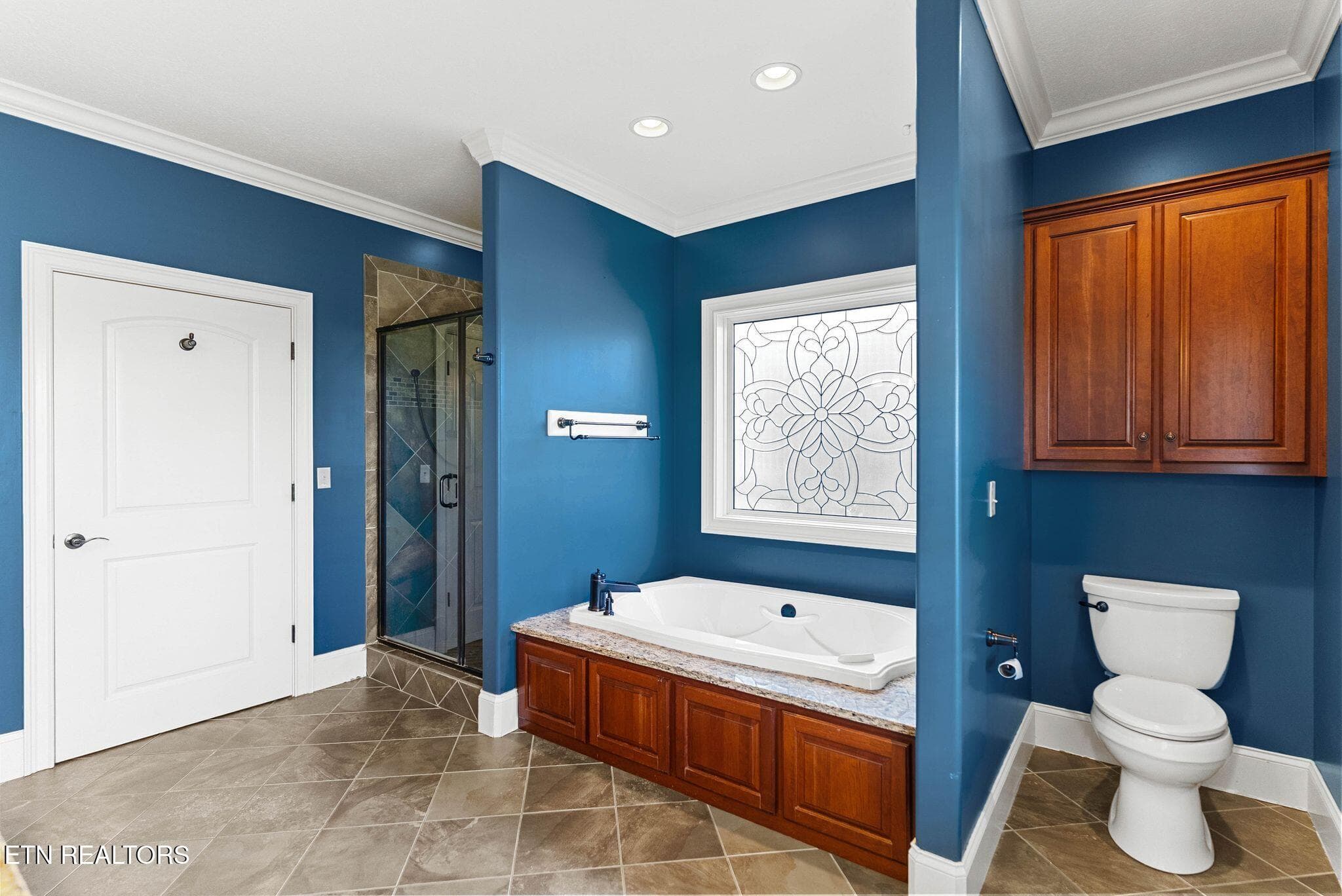 primary bath - 733 Simpson Rd, Whitesburg, TN 37891