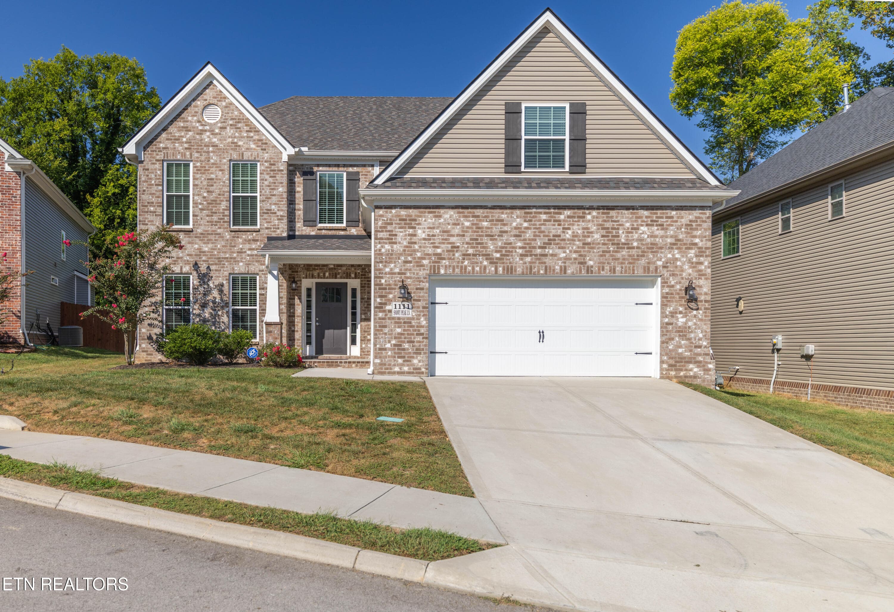 1111 Snowy Peak Lane, Knoxville, TN 37922