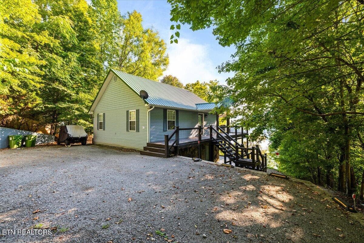 02-762 Hiwassee Dr - 762 Hiwassee Drive, Jacksboro, TN 37757