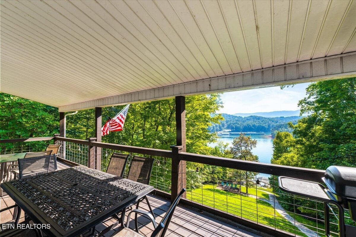 44-762 Hiwassee Dr - 762 Hiwassee Drive, Jacksboro, TN 37757