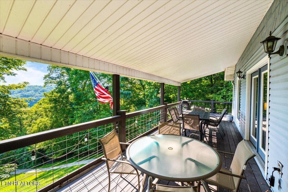 46-762 Hiwassee Dr - 762 Hiwassee Drive, Jacksboro, TN 37757