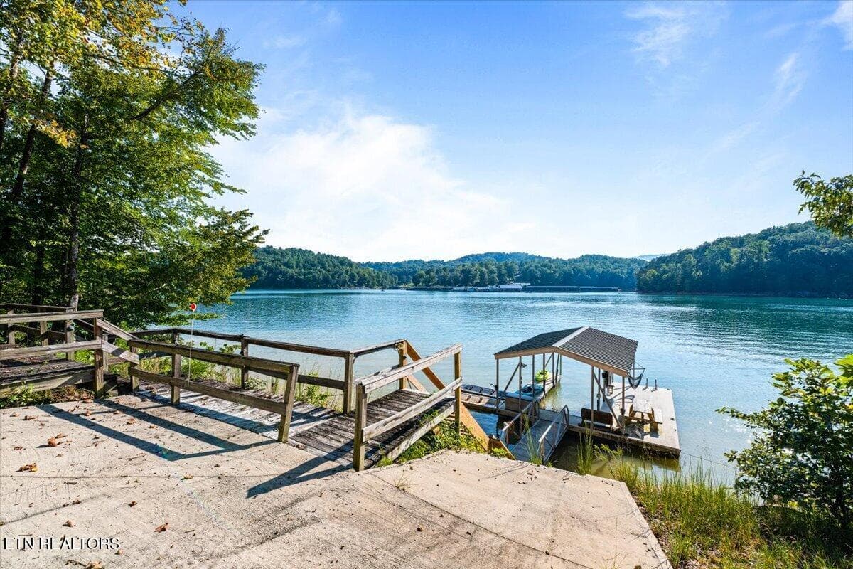47-762 Hiwassee Dr - 762 Hiwassee Drive, Jacksboro, TN 37757