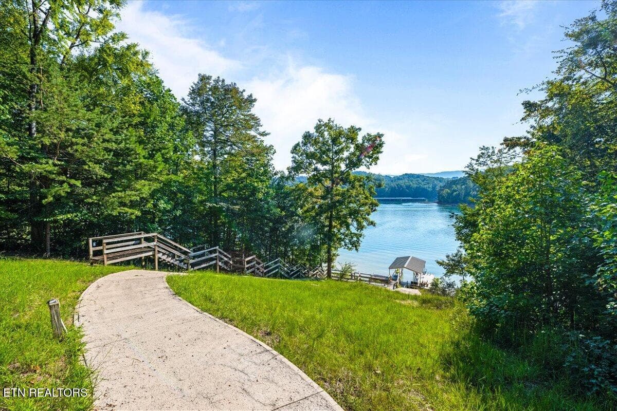 48-762 Hiwassee Dr - 762 Hiwassee Drive, Jacksboro, TN 37757