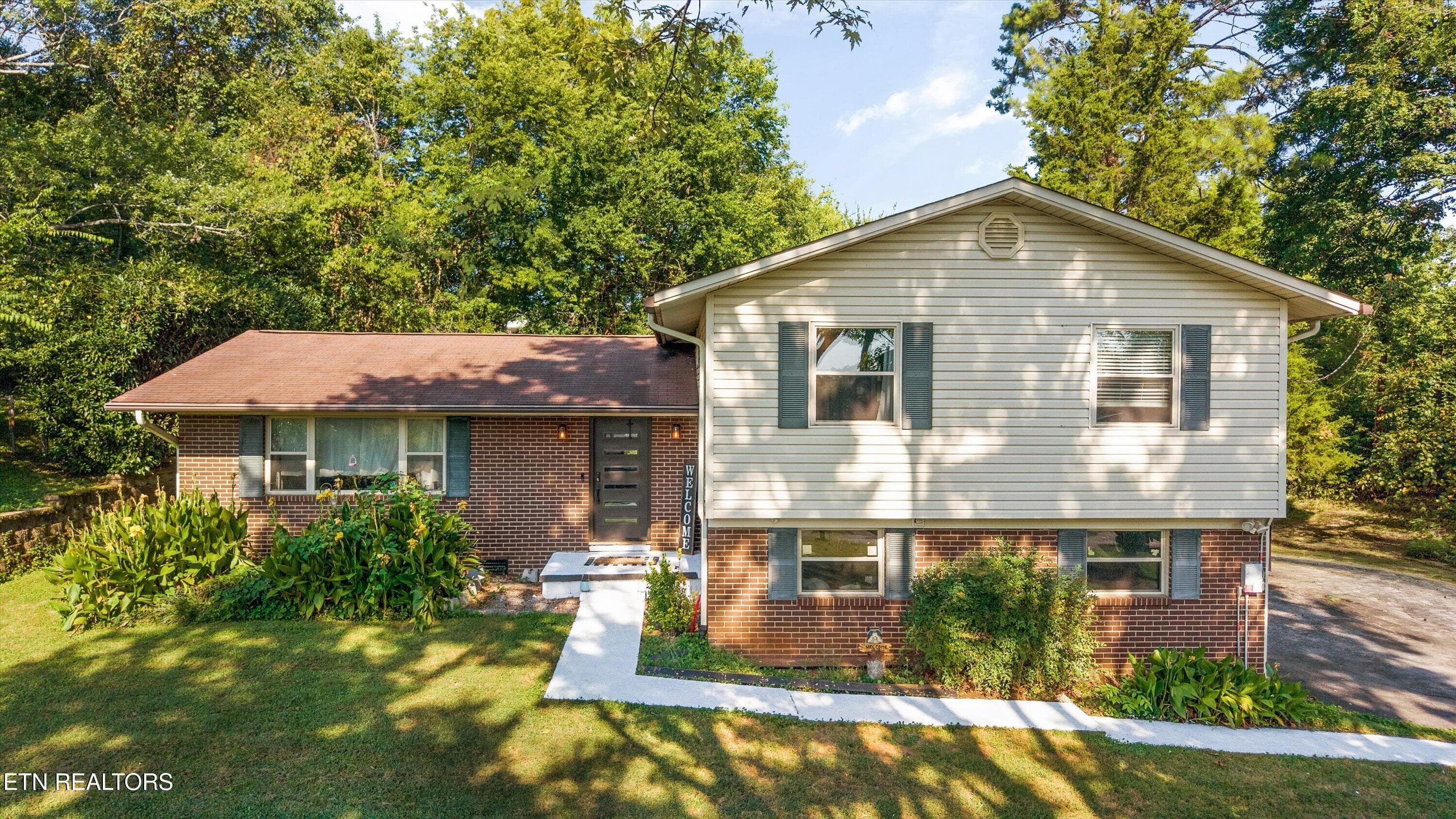 717 Schenley Rd, Knoxville, TN 37923