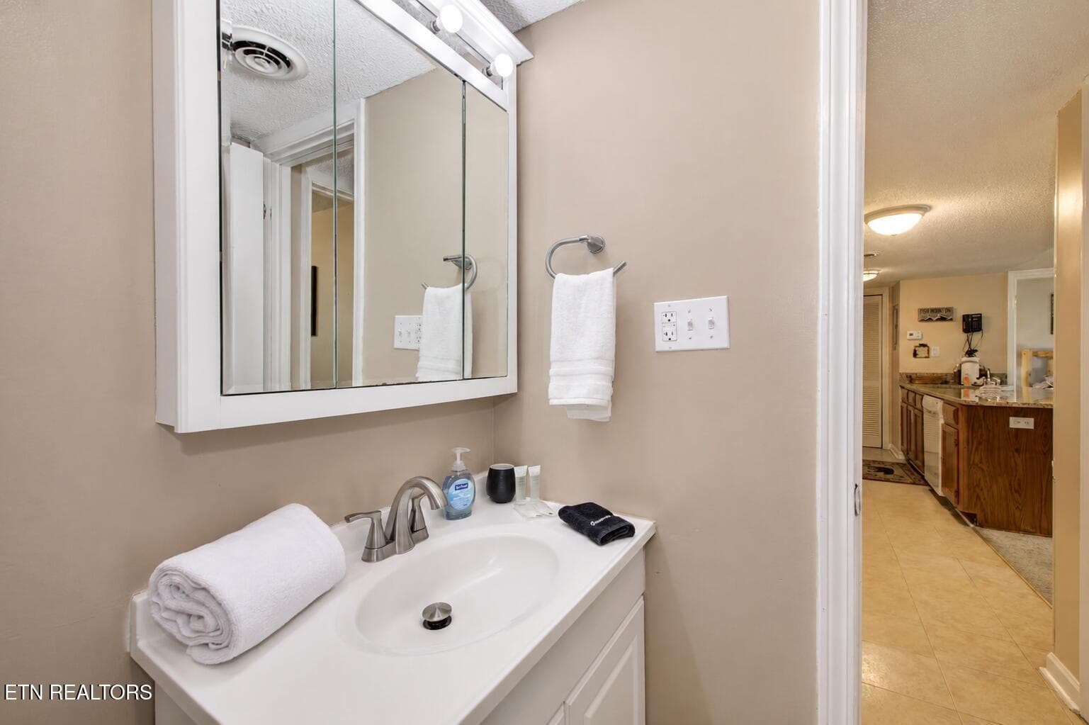 4879fbeb-98e3-42bf-9c1b-e0b7b74f2a04 - 1380 Ski View Drive APT 1205, Gatlinburg, TN 37738