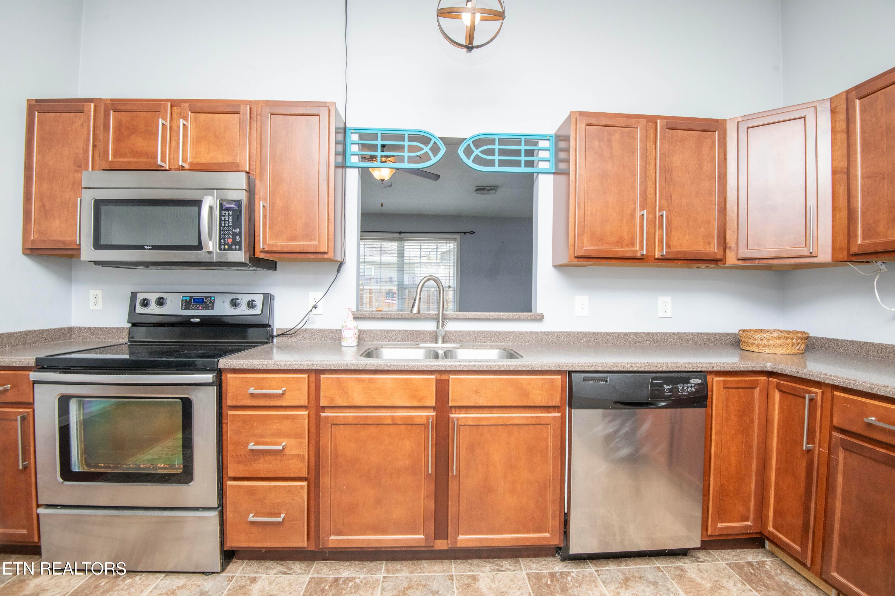 Kitchen - 5141 Spring Petal Way 16, Knoxville, TN 37912
