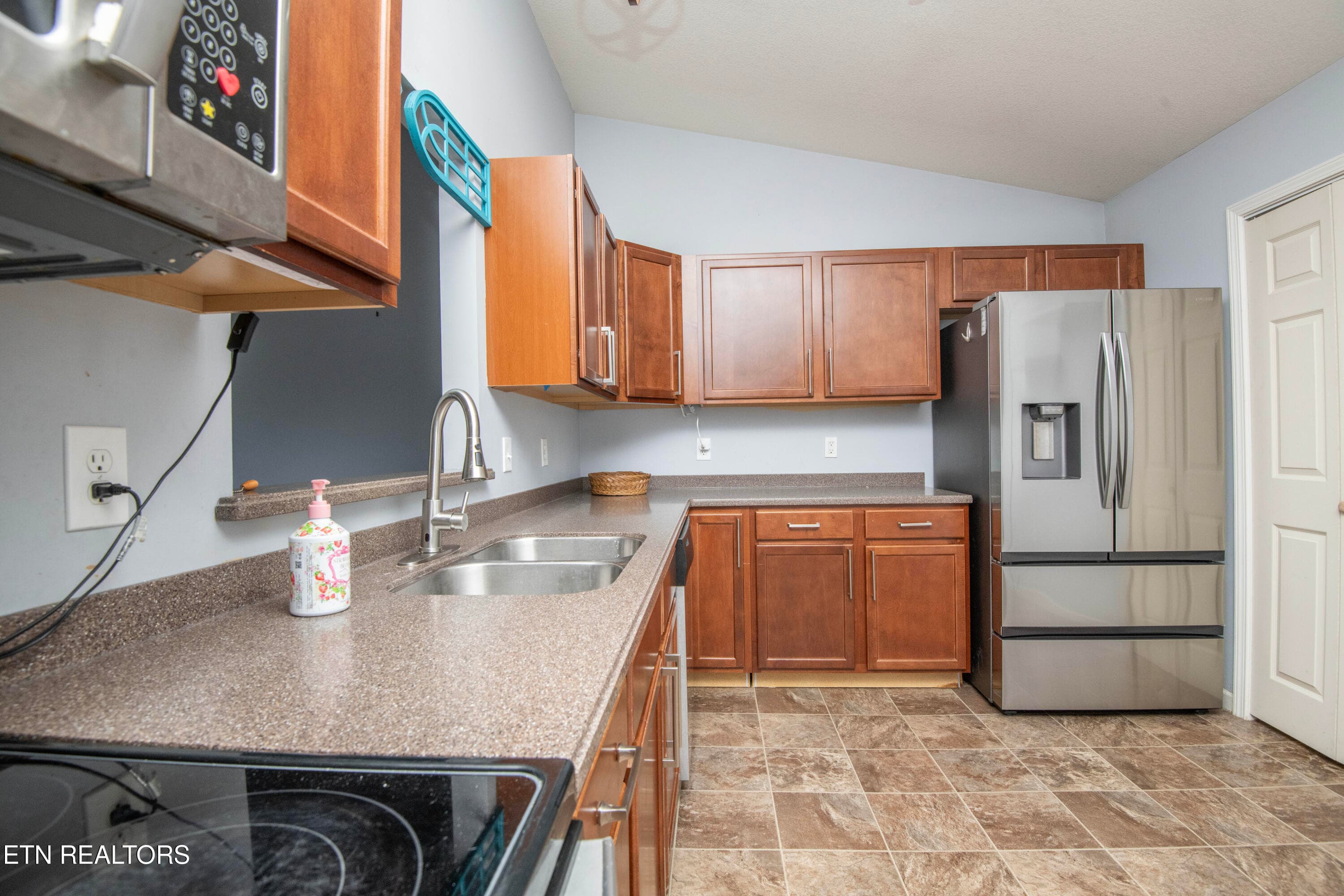 Kitchen - 5141 Spring Petal Way 16, Knoxville, TN 37912