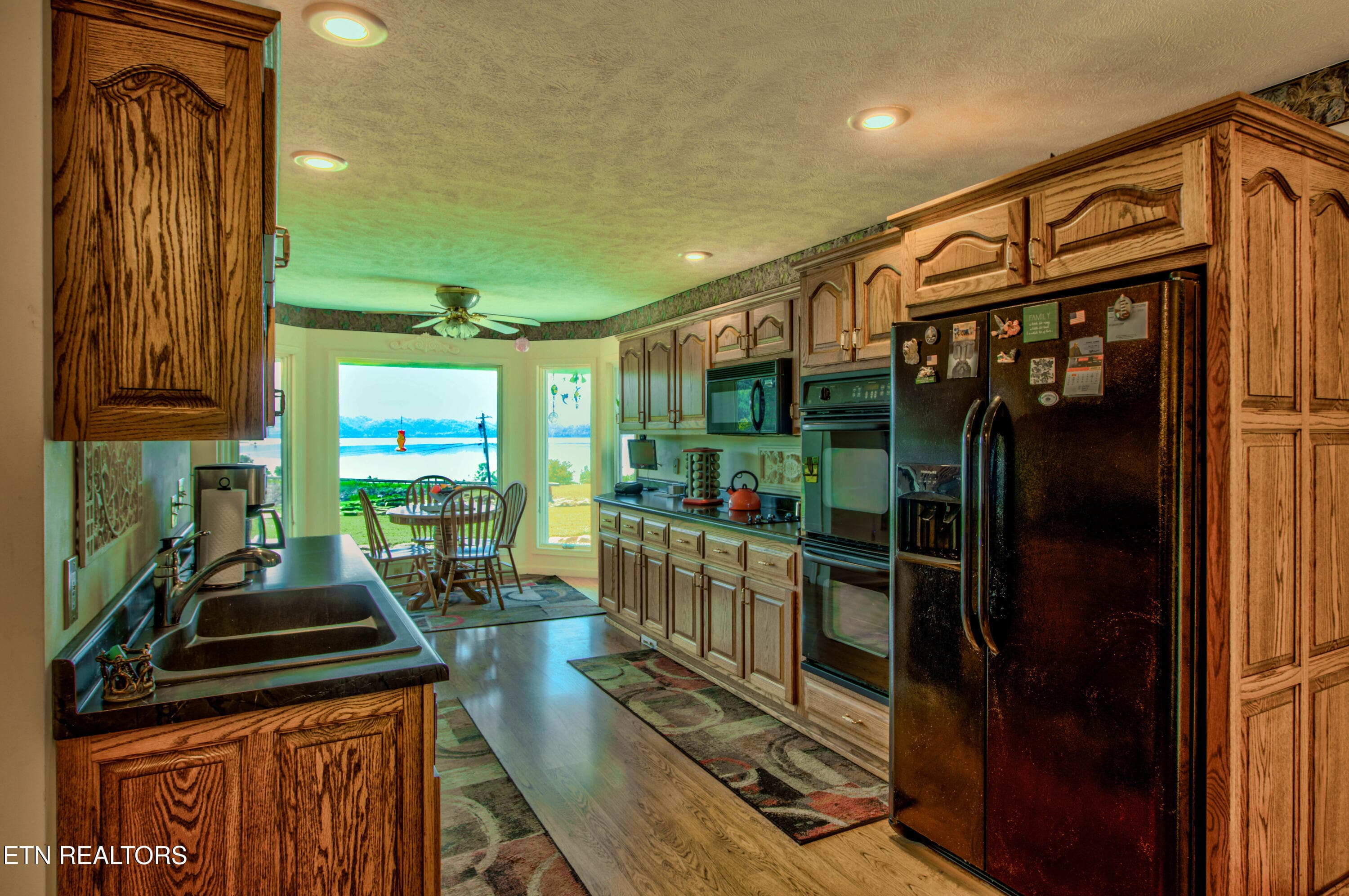 2.2 Kitchen with Breakfast nook and Moun - 110 Rankin Hill Rd, Newport, TN 37821