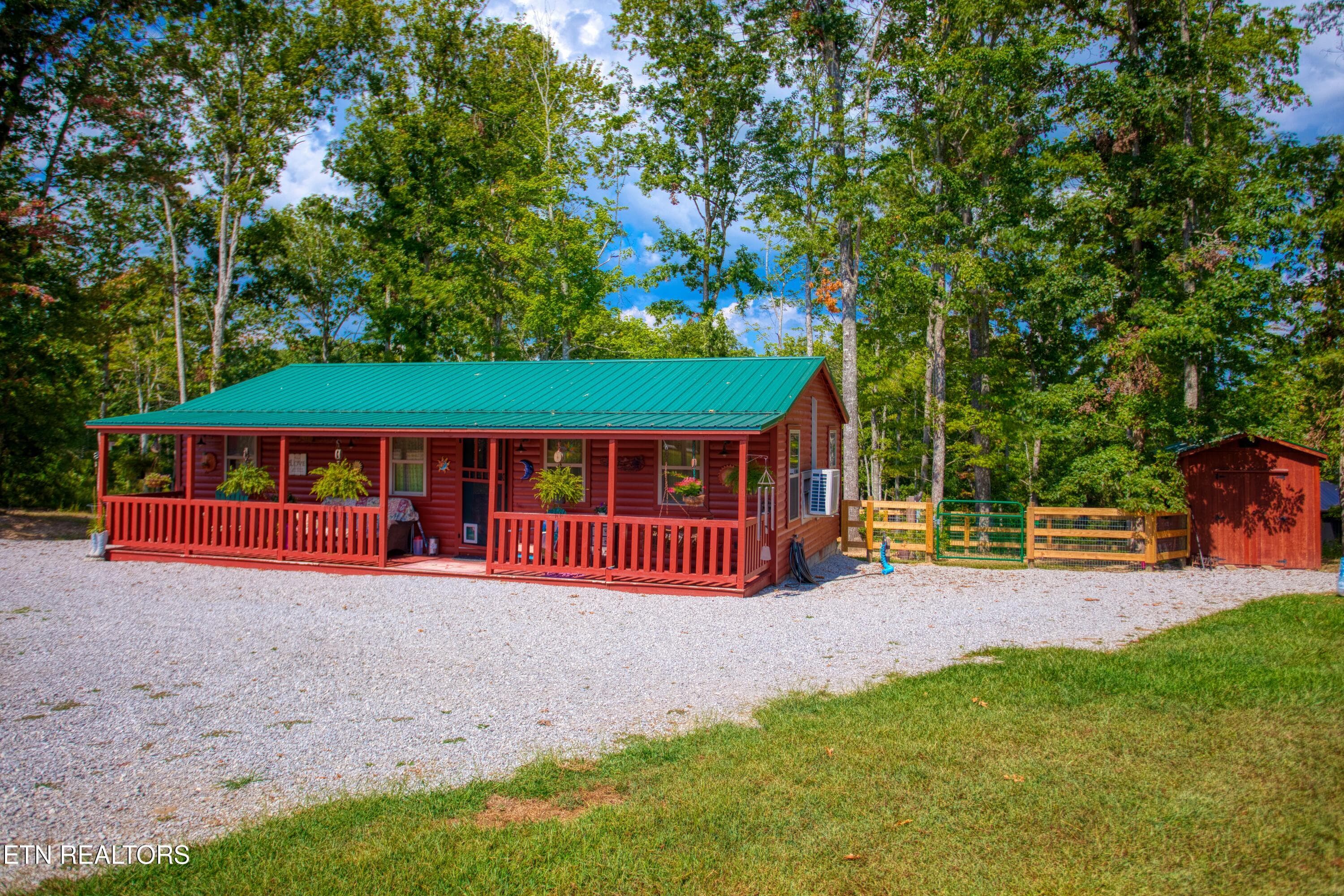 EK3A0143 - 706 End Of Trail Lane, Allardt, TN 38504