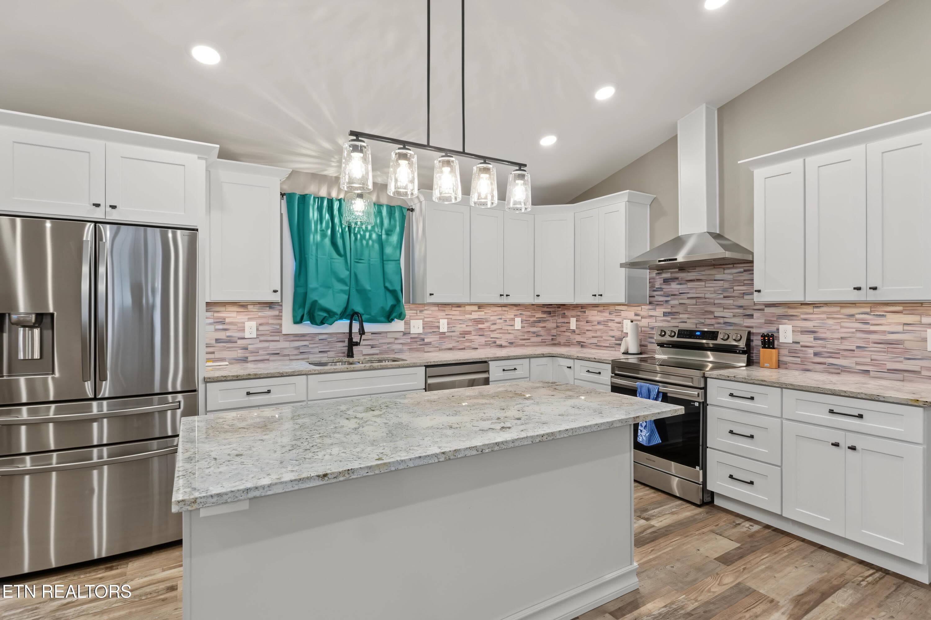 DSC08294-2 - 6221 Bingham Lane, Maryville, TN 37801