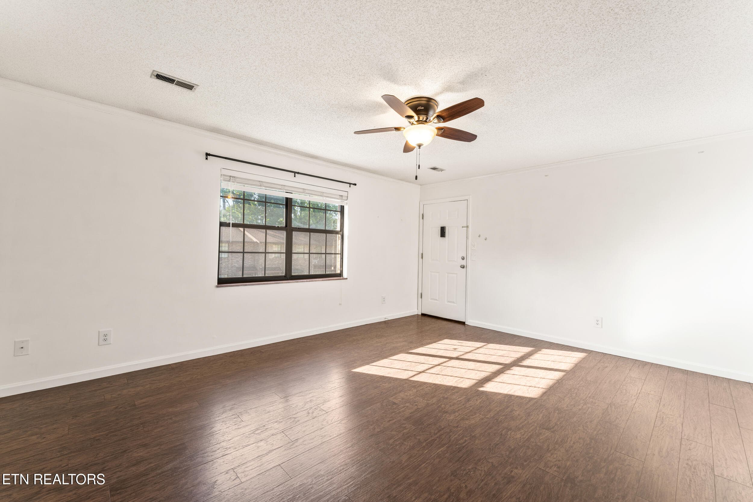 -- - 810 Highland Drive 604, Knoxville, TN 37912