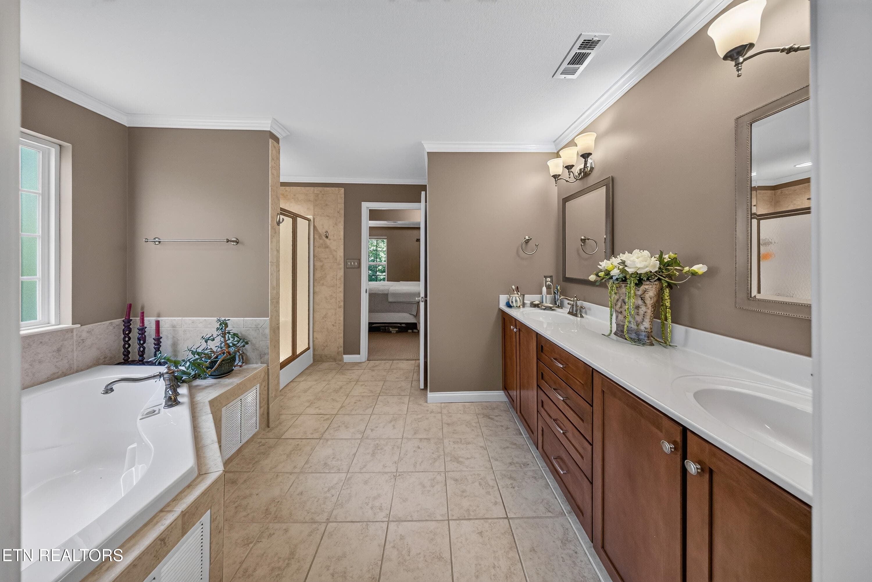 Primary Bathroom - 8821 Nubbin Ridge Rd, Knoxville, TN 37923