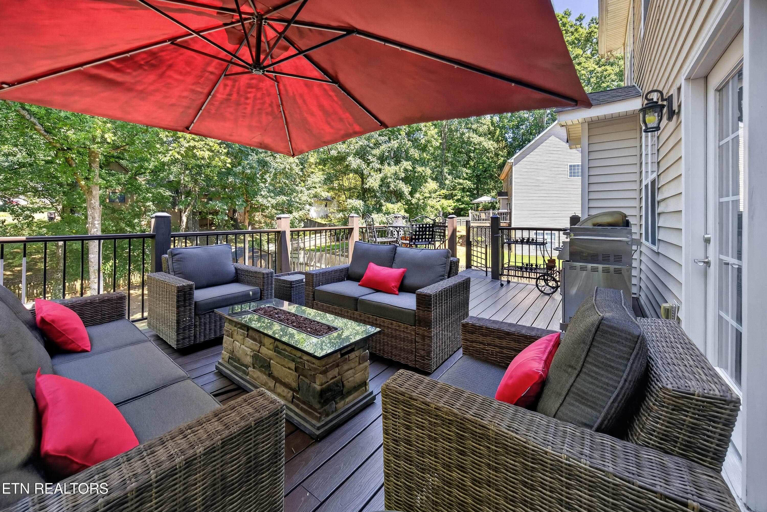 Back Deck (Main Level) - 8821 Nubbin Ridge Rd, Knoxville, TN 37923