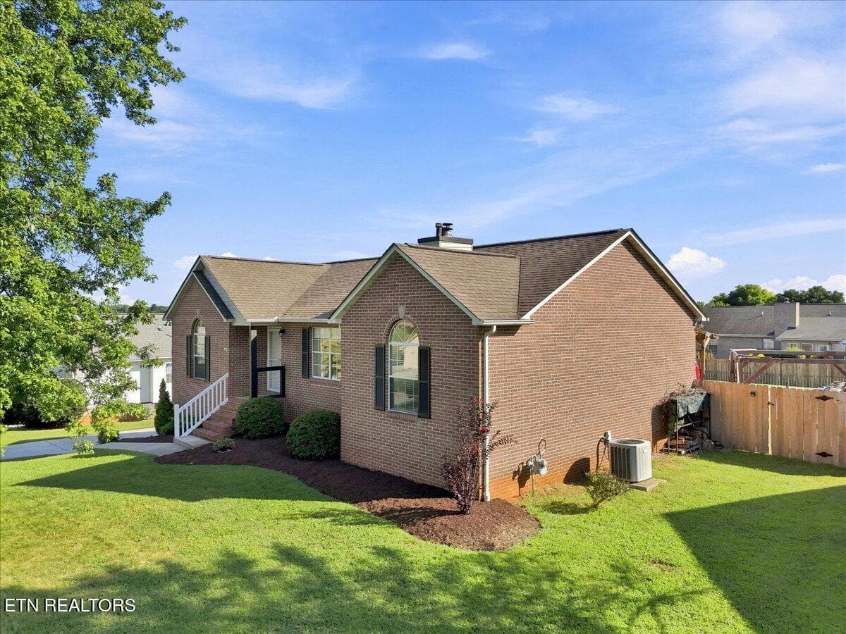 City of Maryville - 306 Woodsboro Lane, Maryville, TN 37804