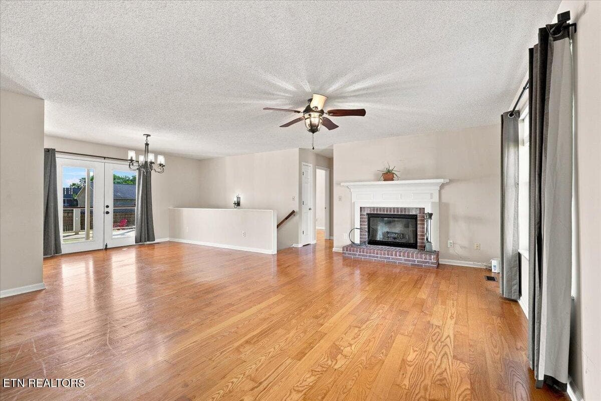 Living/Dining Combo - 306 Woodsboro Lane, Maryville, TN 37804