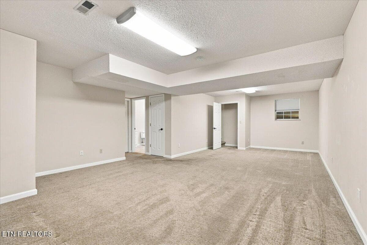 Rec Room - 306 Woodsboro Lane, Maryville, TN 37804