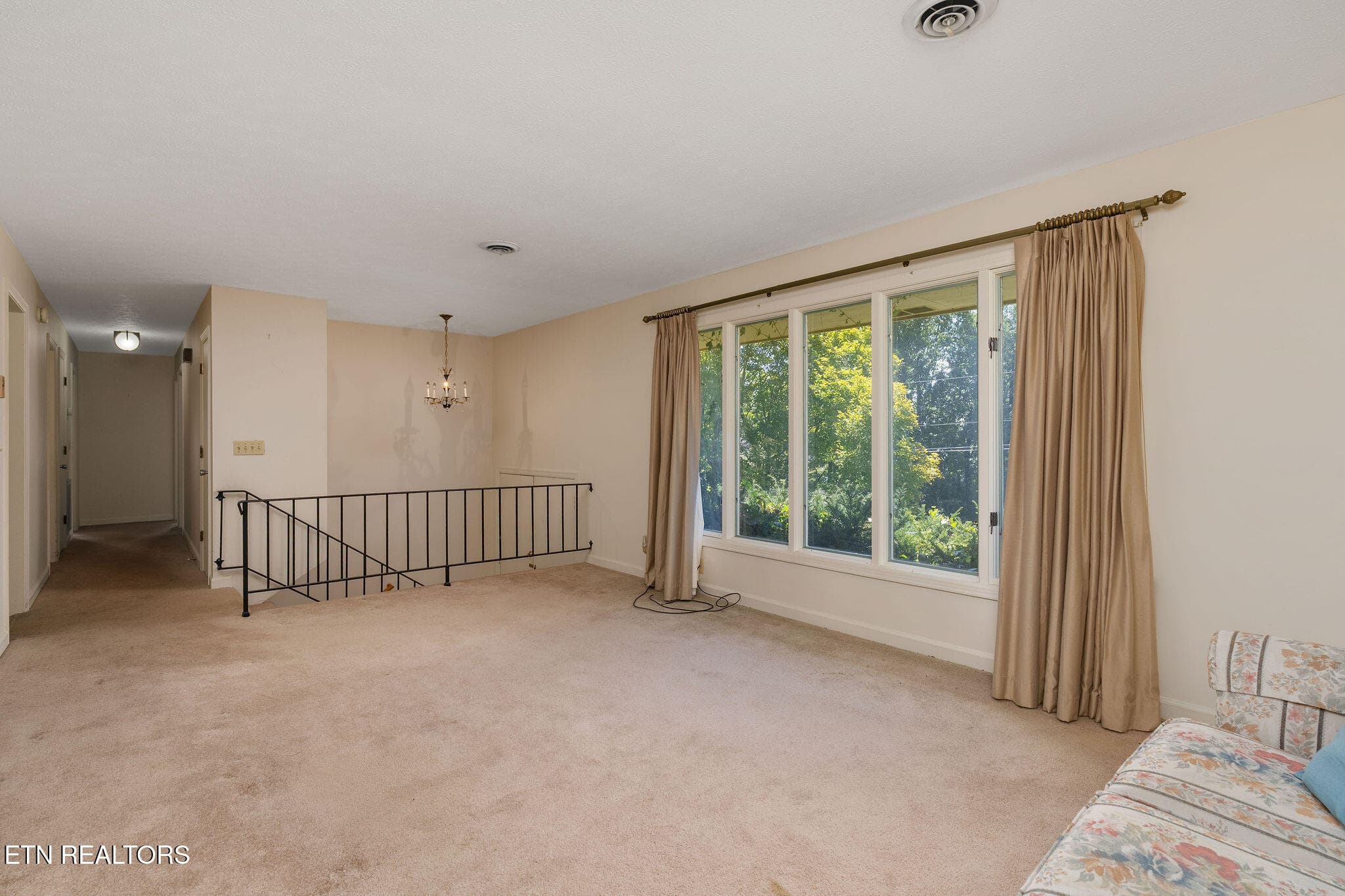 Large LR - 220 Brookfield Drive, Kingsport, TN 37663, Kingsport