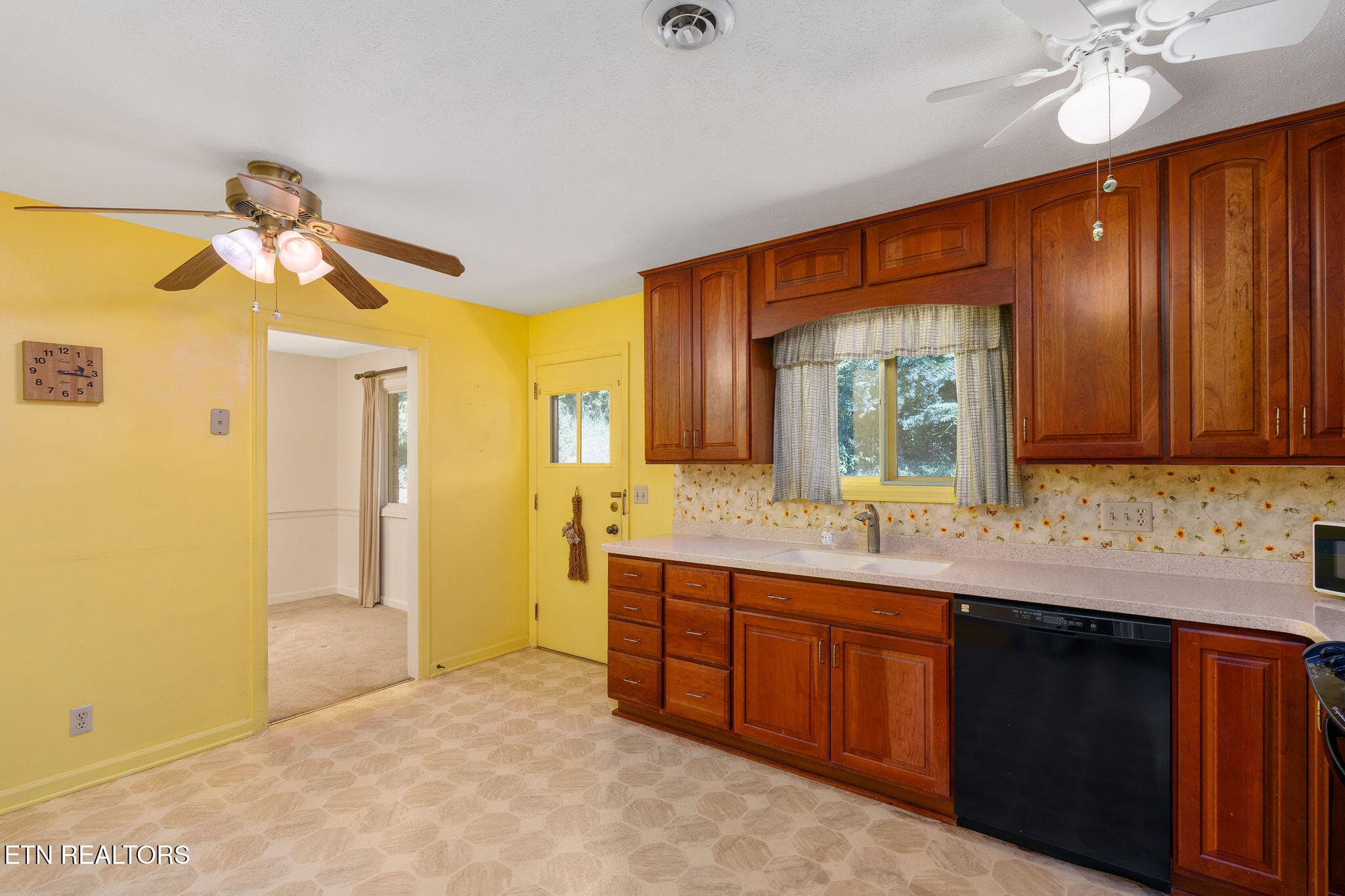 Corian Counters - 220 Brookfield Drive, Kingsport, TN 37663, Kingsport
