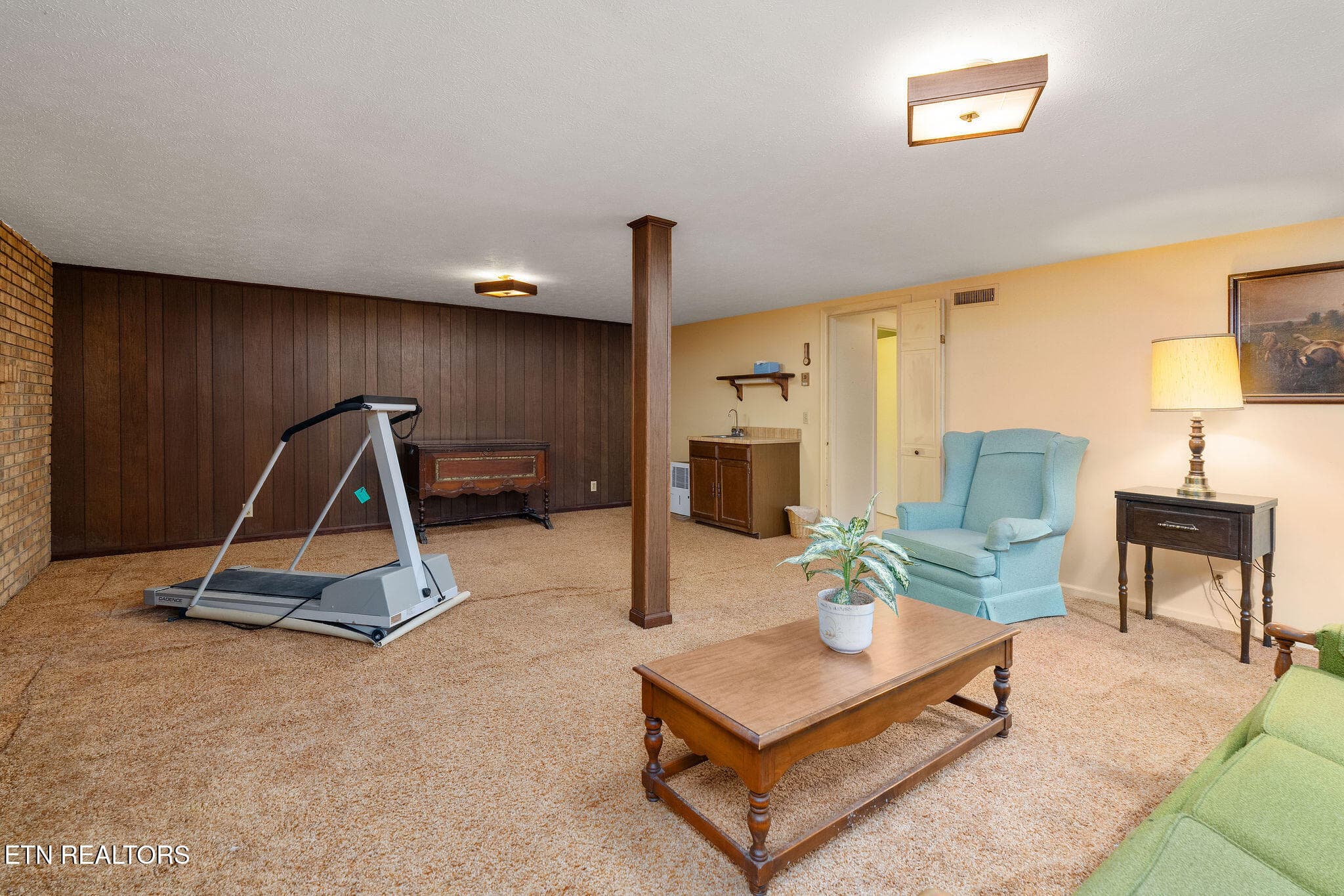 Use your imagination! - 220 Brookfield Drive, Kingsport, TN 37663, Kingsport