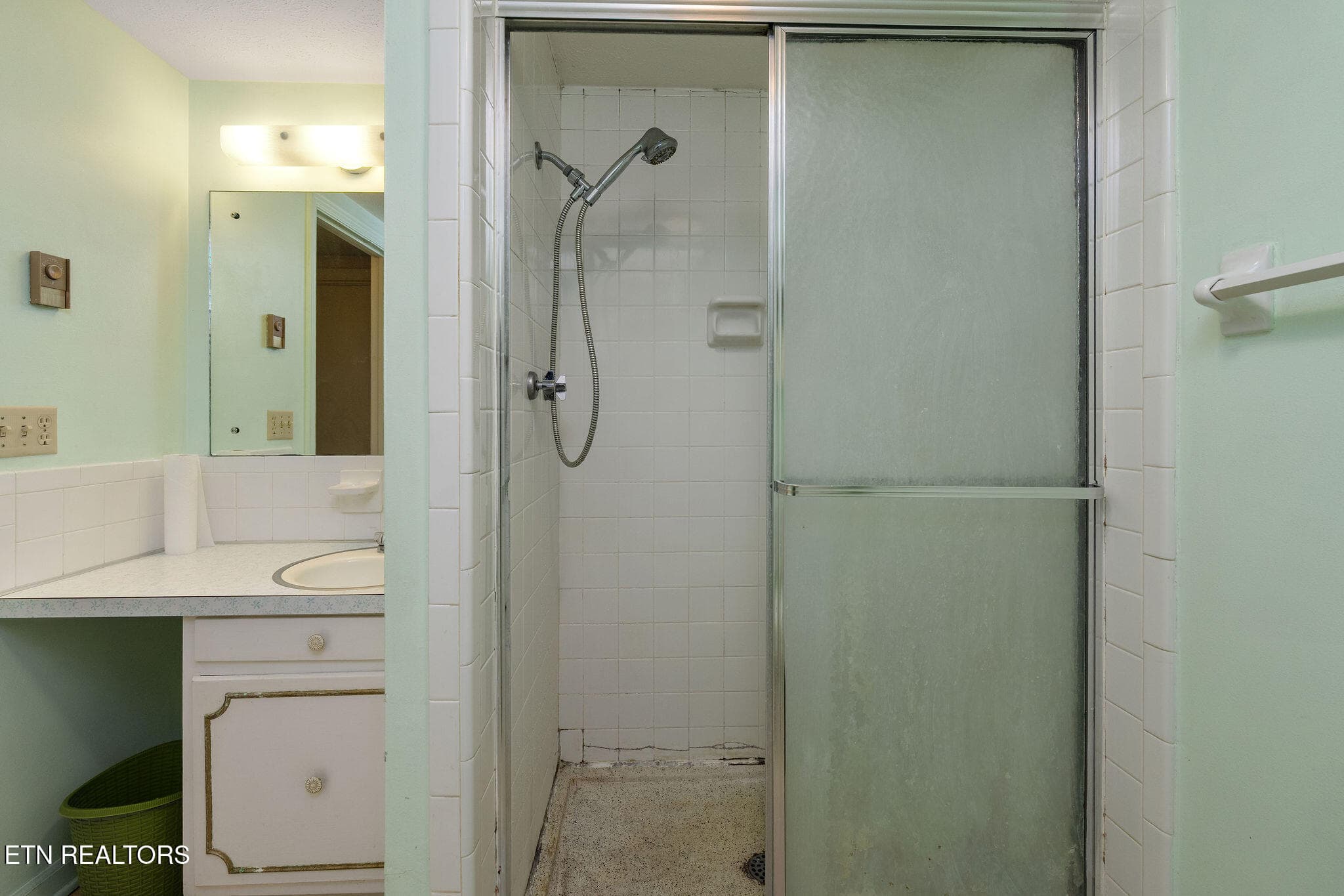 Shower lower level laundry area. - 220 Brookfield Drive, Kingsport, TN 37663, Kingsport