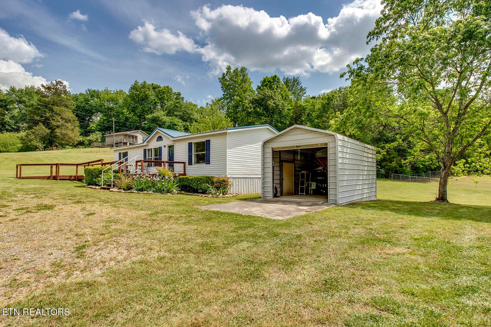 02_EucheeRoad_1725_FrontRight - 1725 Euchee Rd, Ten Mile, TN 37880