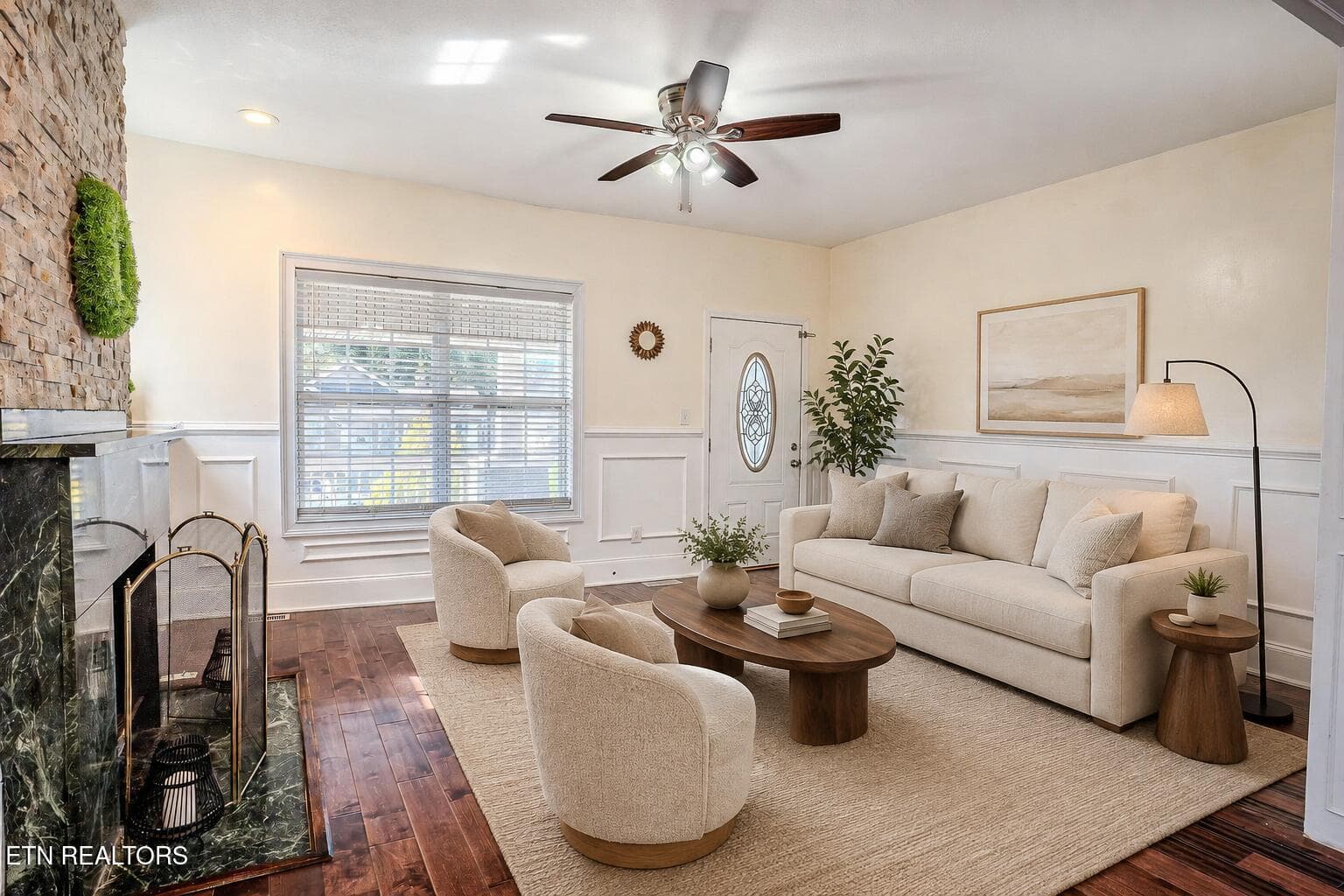 AI LIVING ROOM - 2818 Linden Ave, Knoxville, TN 37914