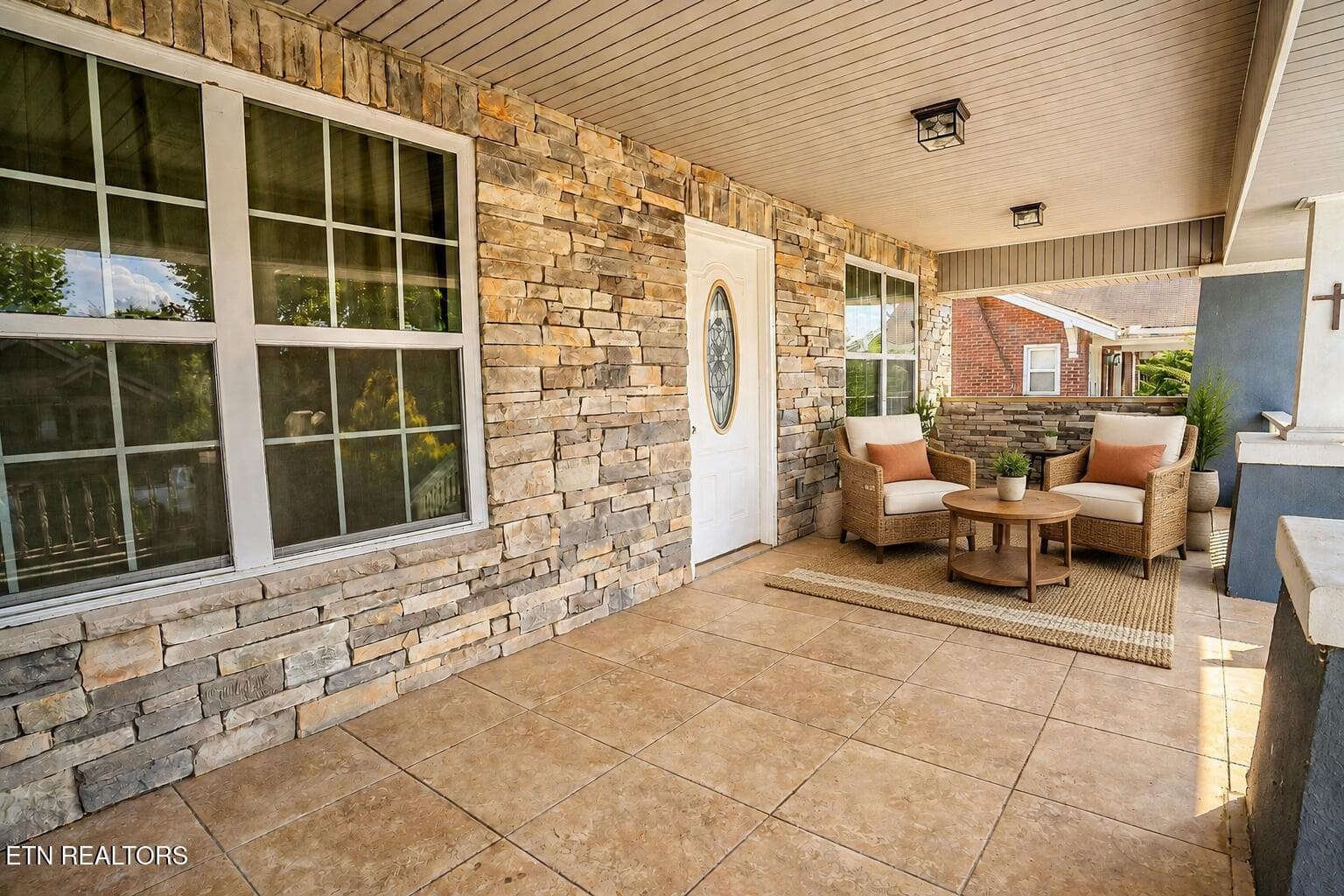 Front porch AI - 2818 Linden Ave, Knoxville, TN 37914