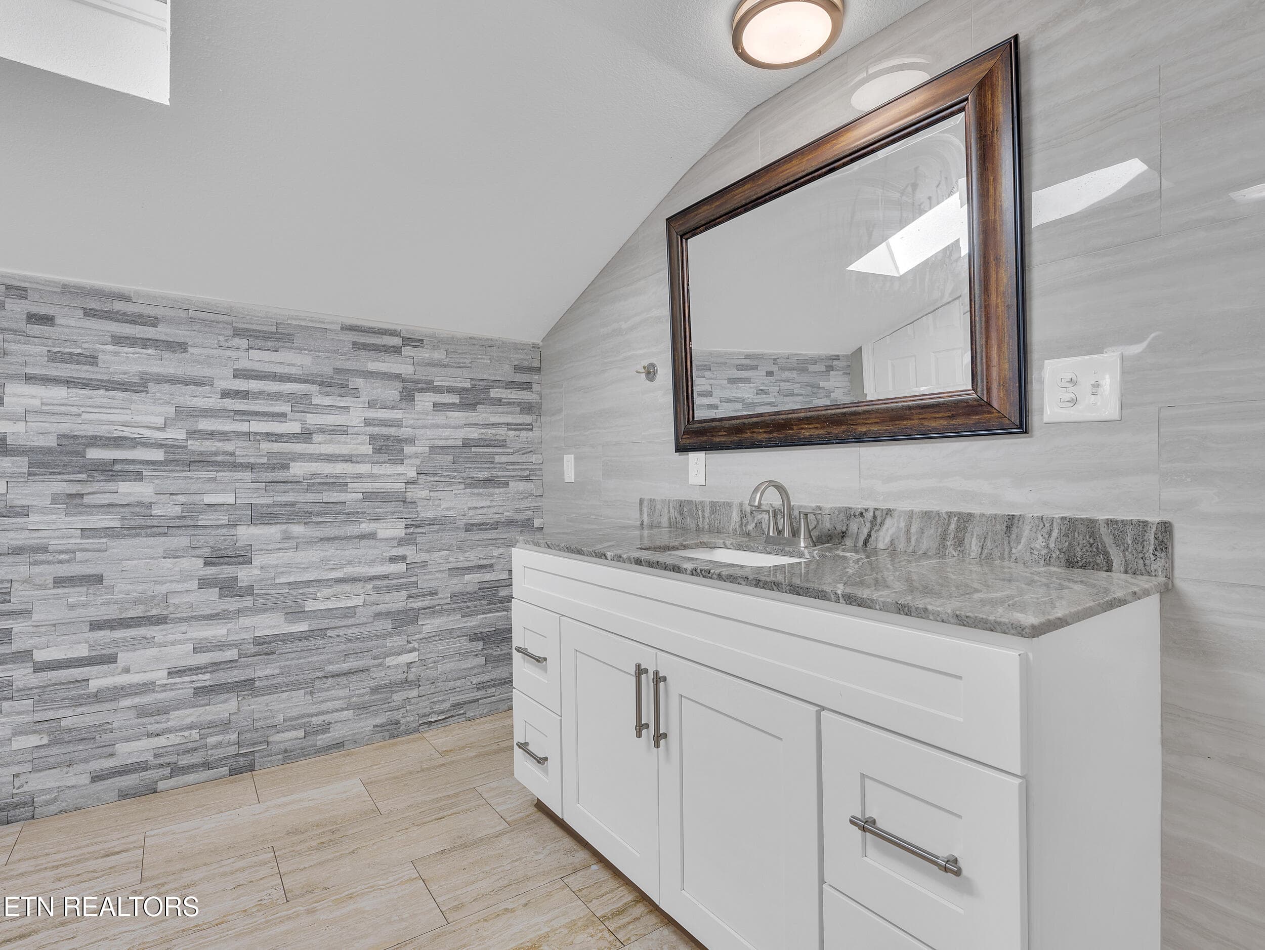 27_27 - 2818 Linden Ave, Knoxville, TN 37914