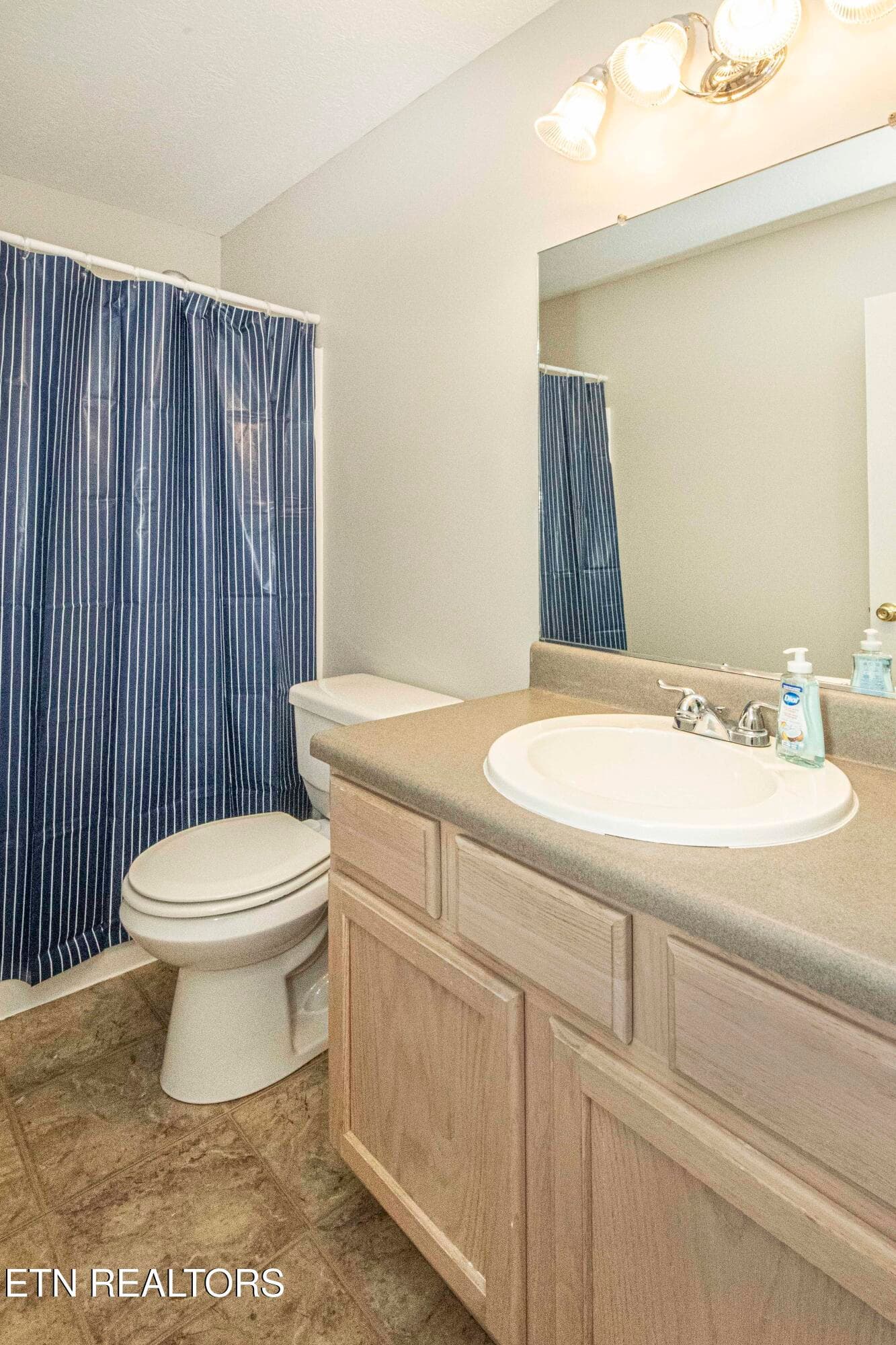 V19A3519 - 10934 Topview Lane, Knoxville, TN 37934