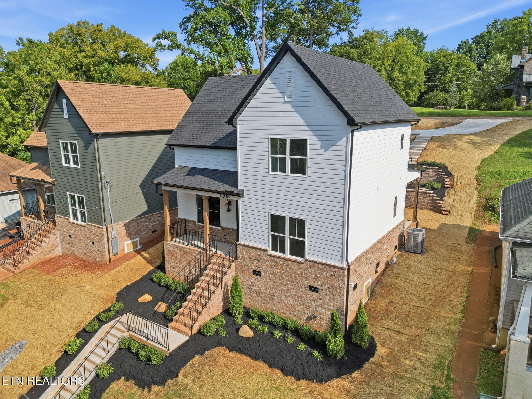 2 - 1208 Valley Ave, Knoxville, TN 37920