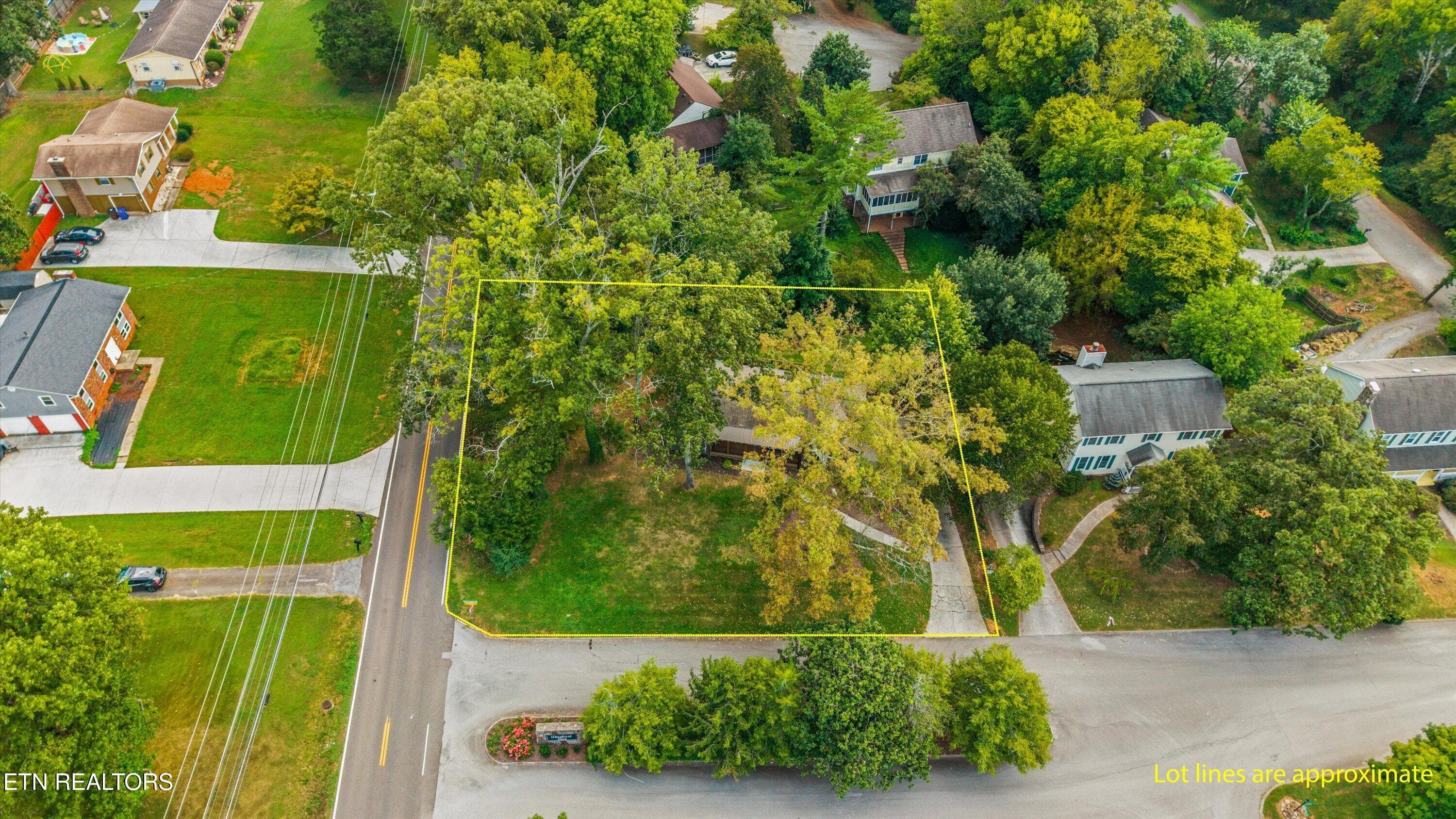 51-8400 Woodbrook Dr01 - 8400 Woodbrook Drive, Knoxville, TN 37919