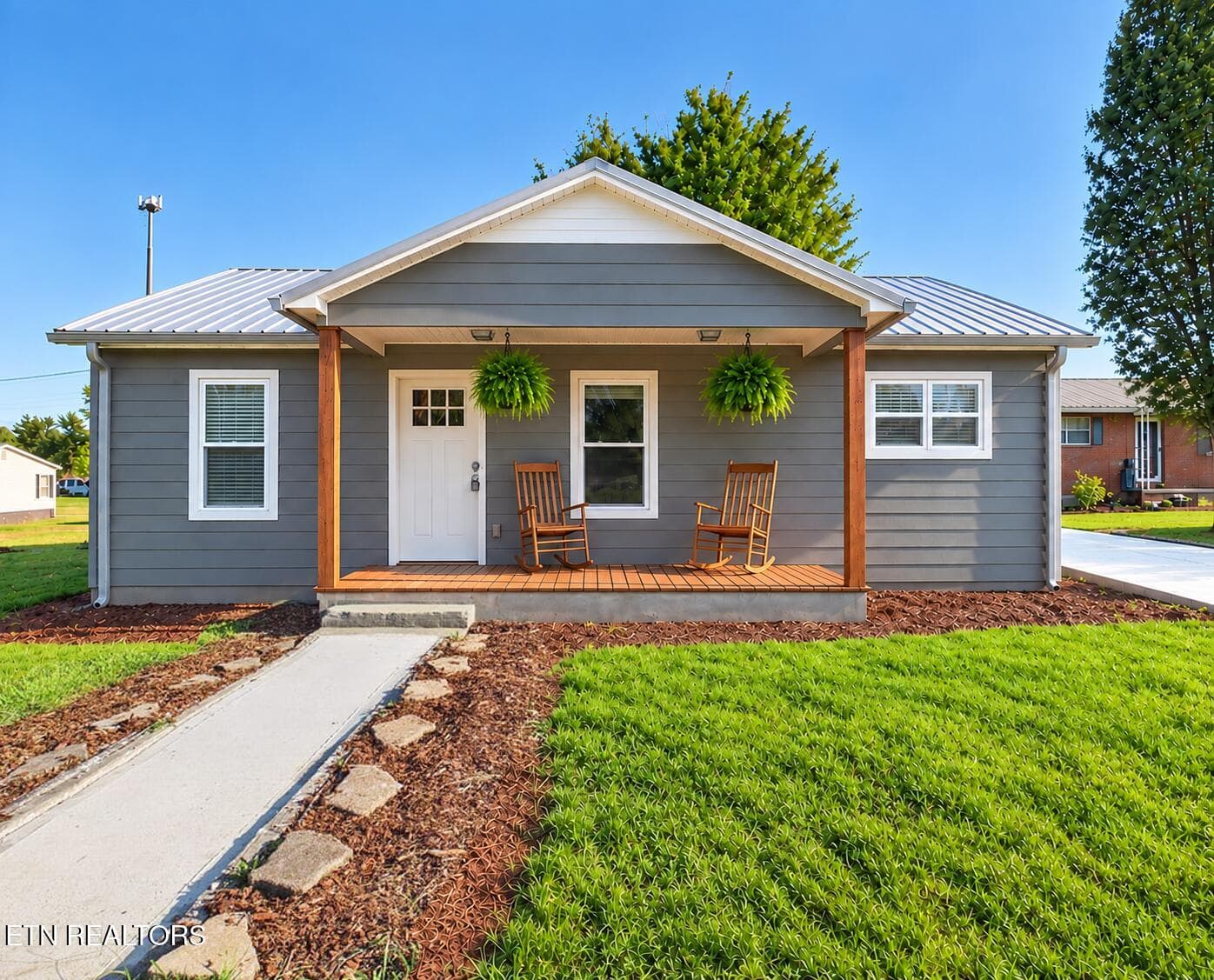 Front Of House - 23 E Martin St, Englewood, TN 37329
