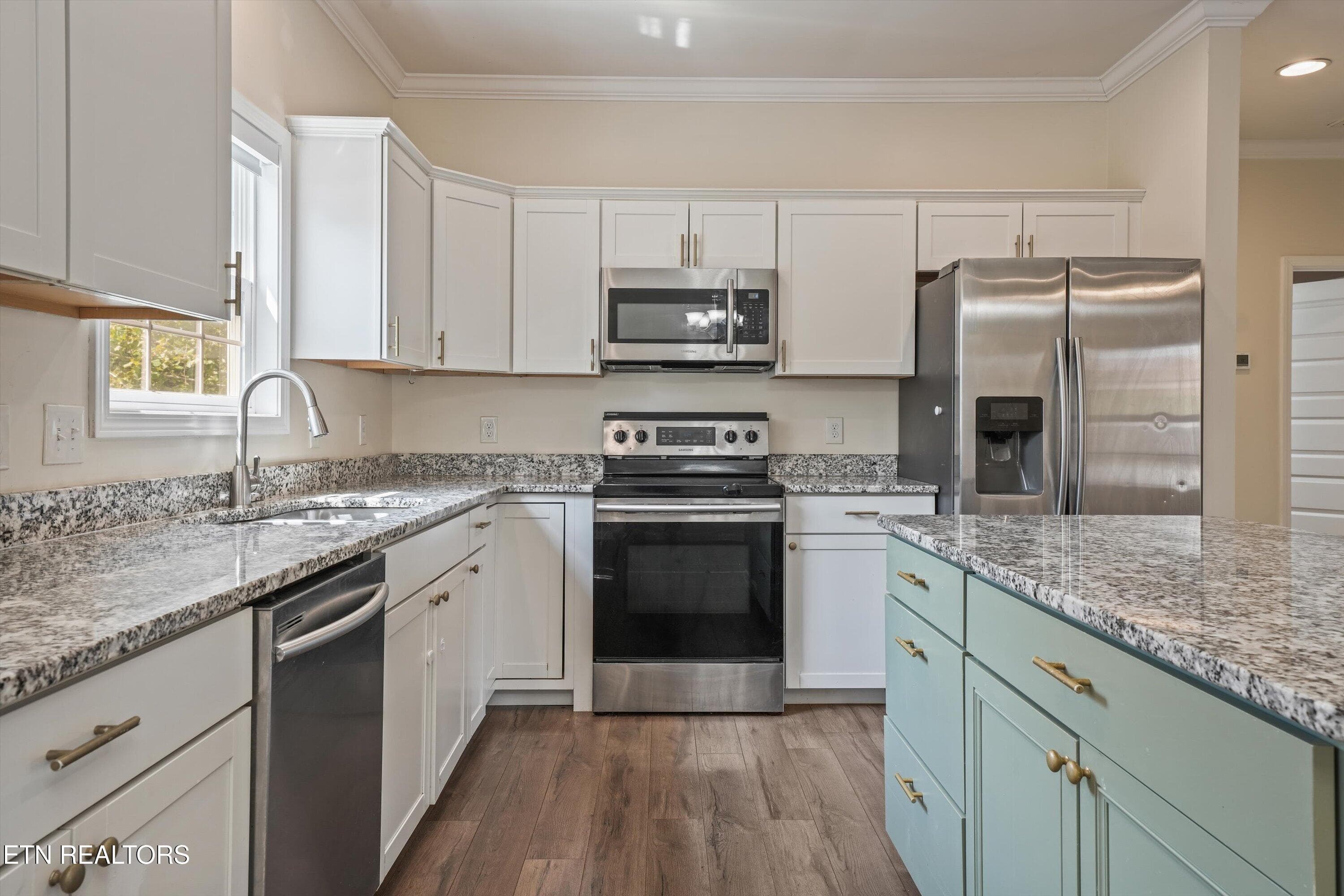 Kitchen - 2000 Country Brook Lane, Knoxville, TN 37921, Knoxville