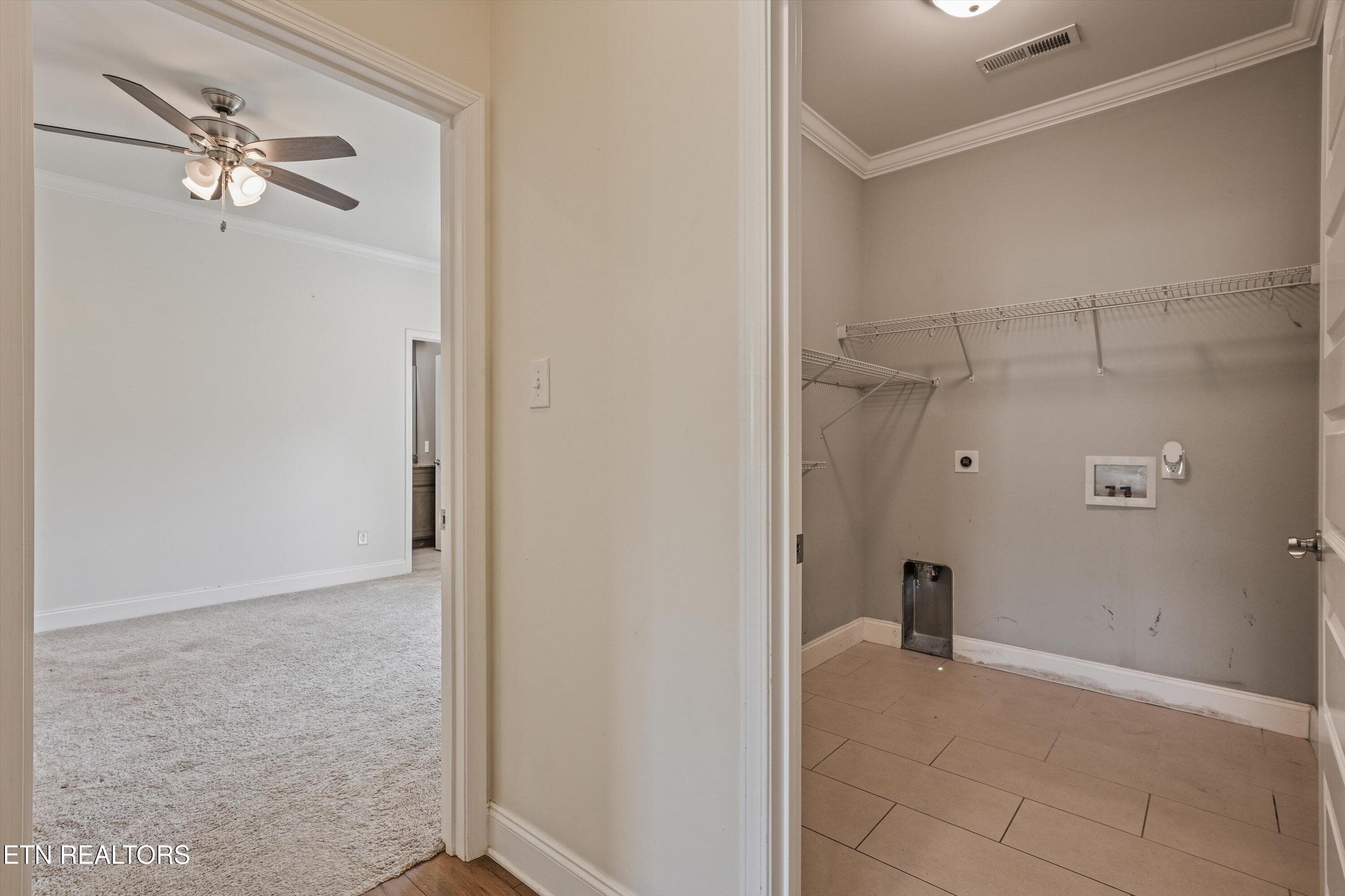 Laundry - 2000 Country Brook Lane, Knoxville, TN 37921, Knoxville
