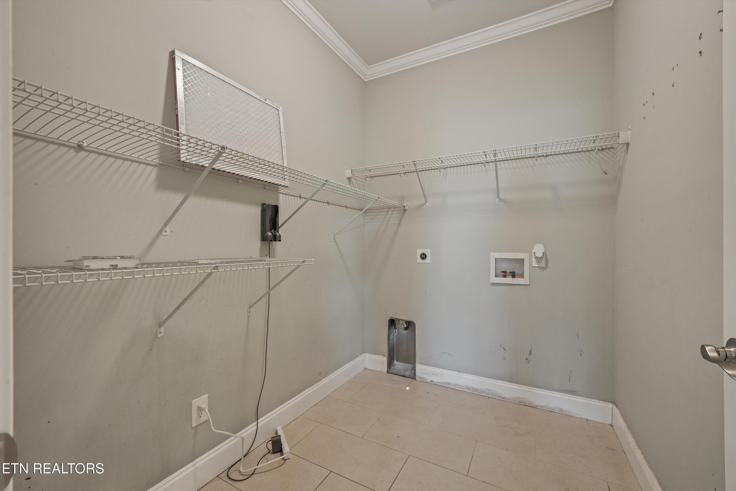 Laundry - 2000 Country Brook Lane, Knoxville, TN 37921, Knoxville
