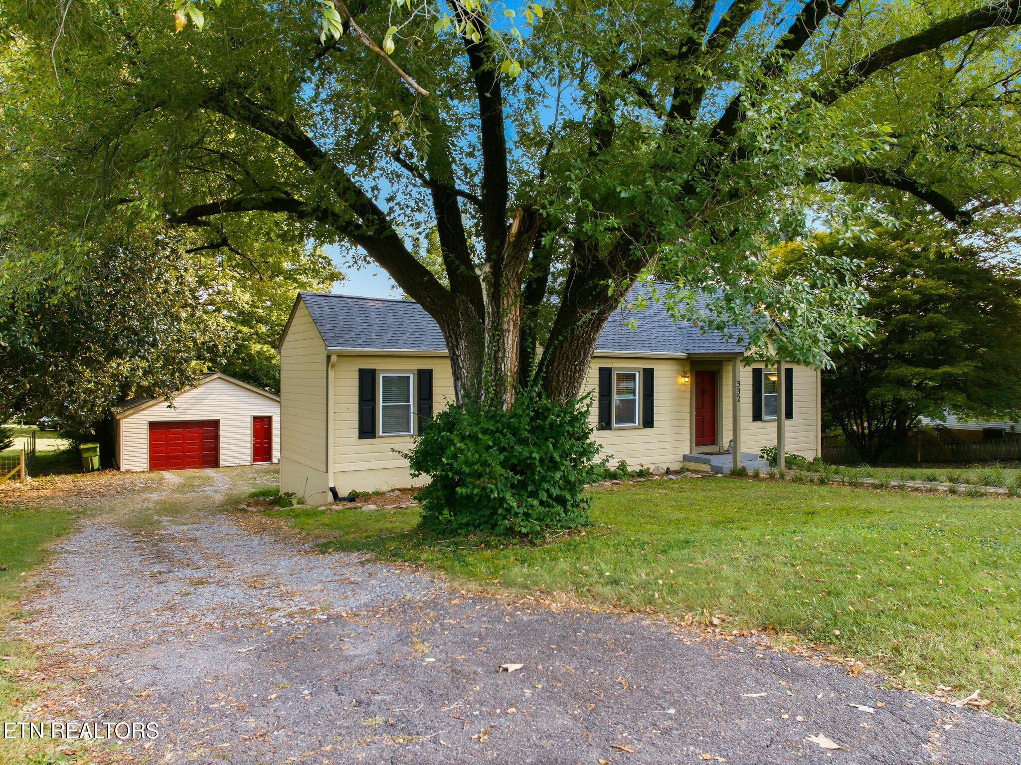 3-web-or-mls-332-Wilson-Ave-Maryville-TN - 332 Wilson Ave, Maryville, TN 37803