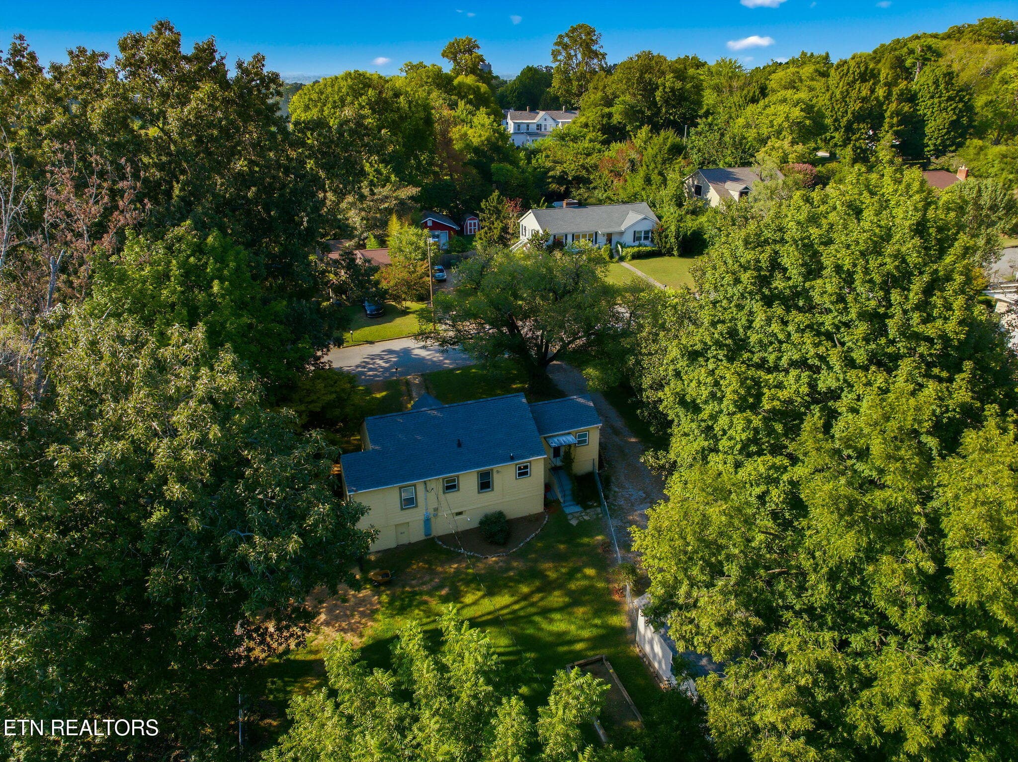 41-web-or-mls-332-Wilson-Ave-Maryville-T - 332 Wilson Ave, Maryville, TN 37803