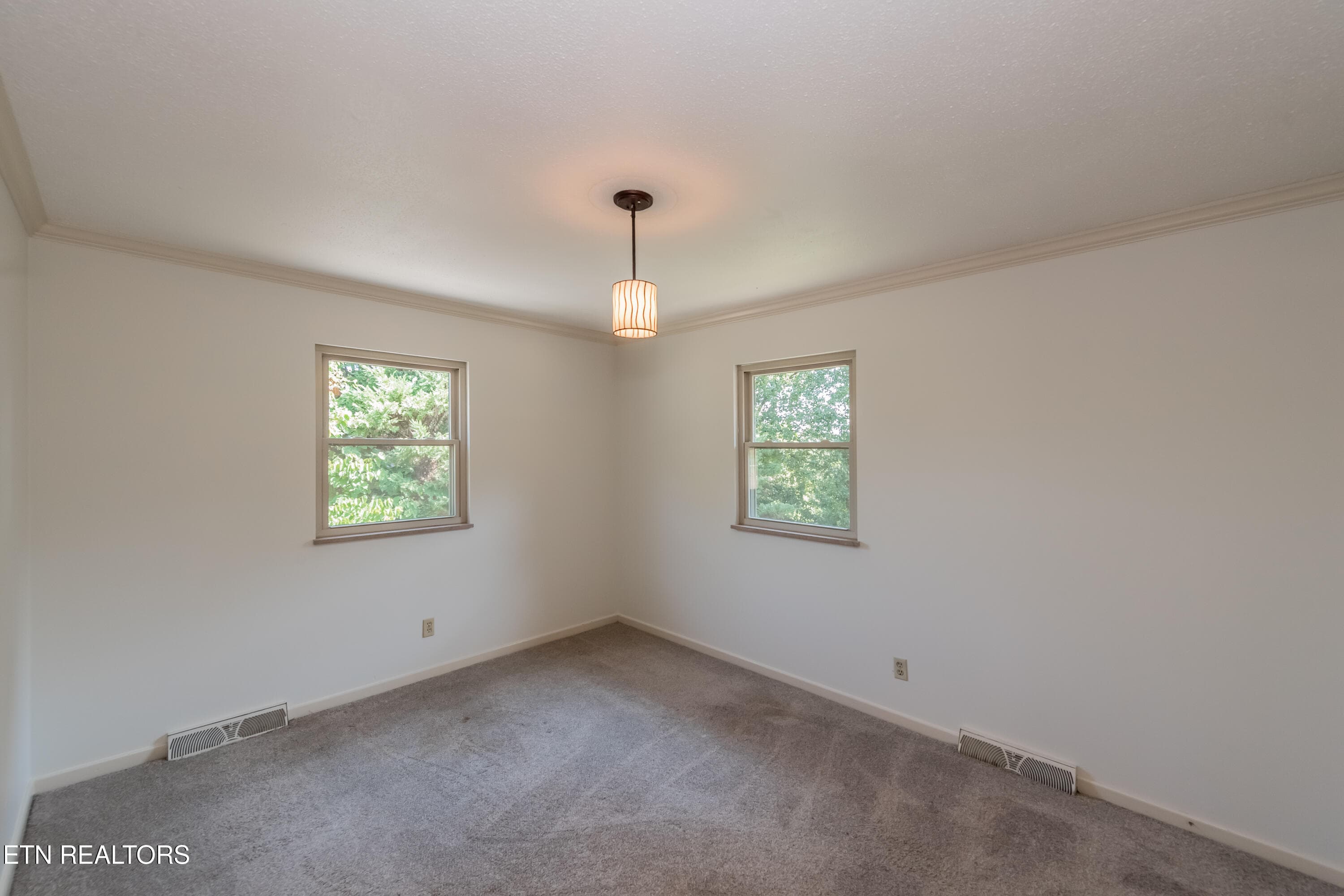 Master Bedroom - 11904 W Kingsgate Rd 2, Knoxville, TN 37934