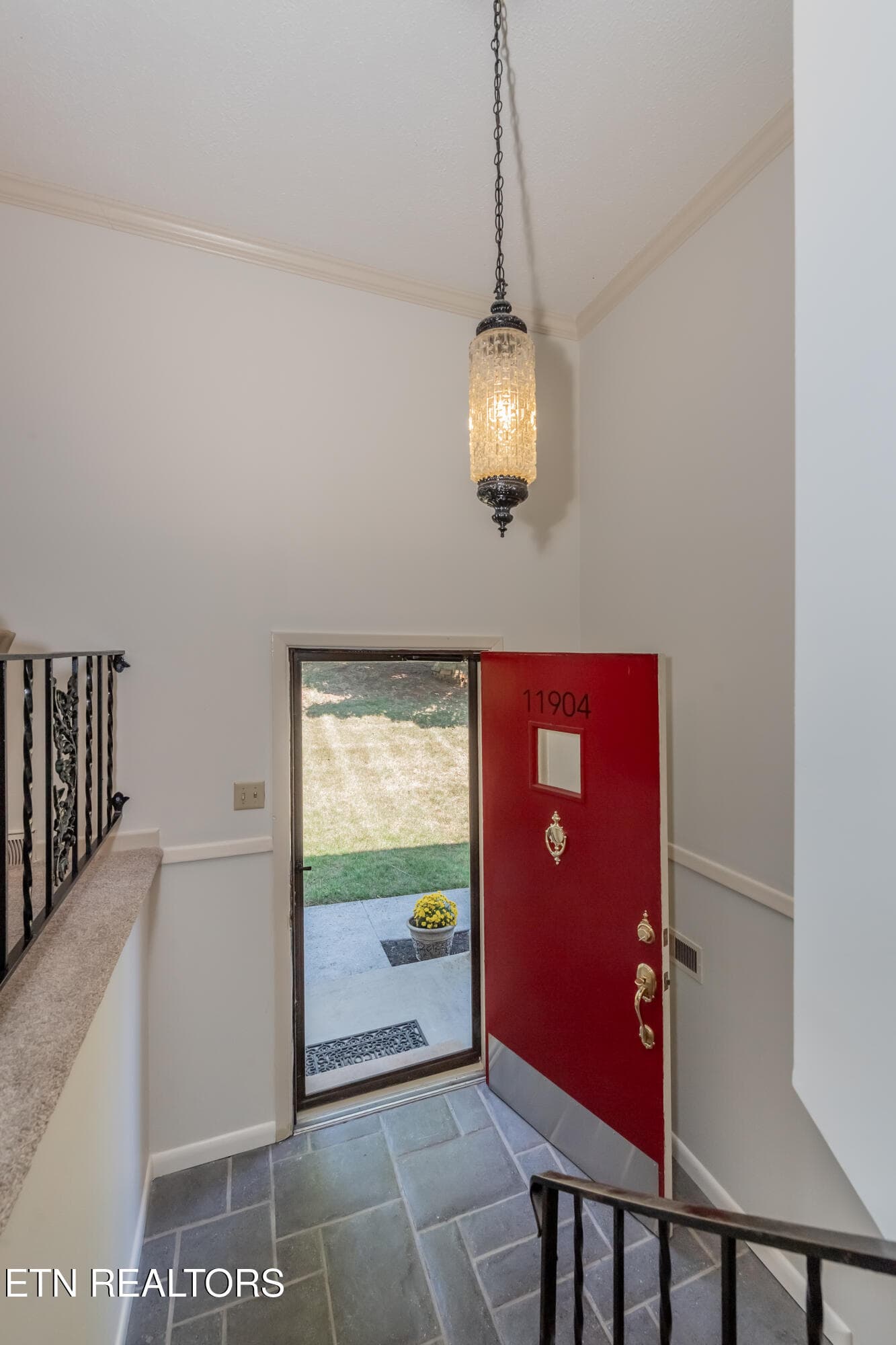Entrance foyer - 11904 W Kingsgate Rd 2, Knoxville, TN 37934