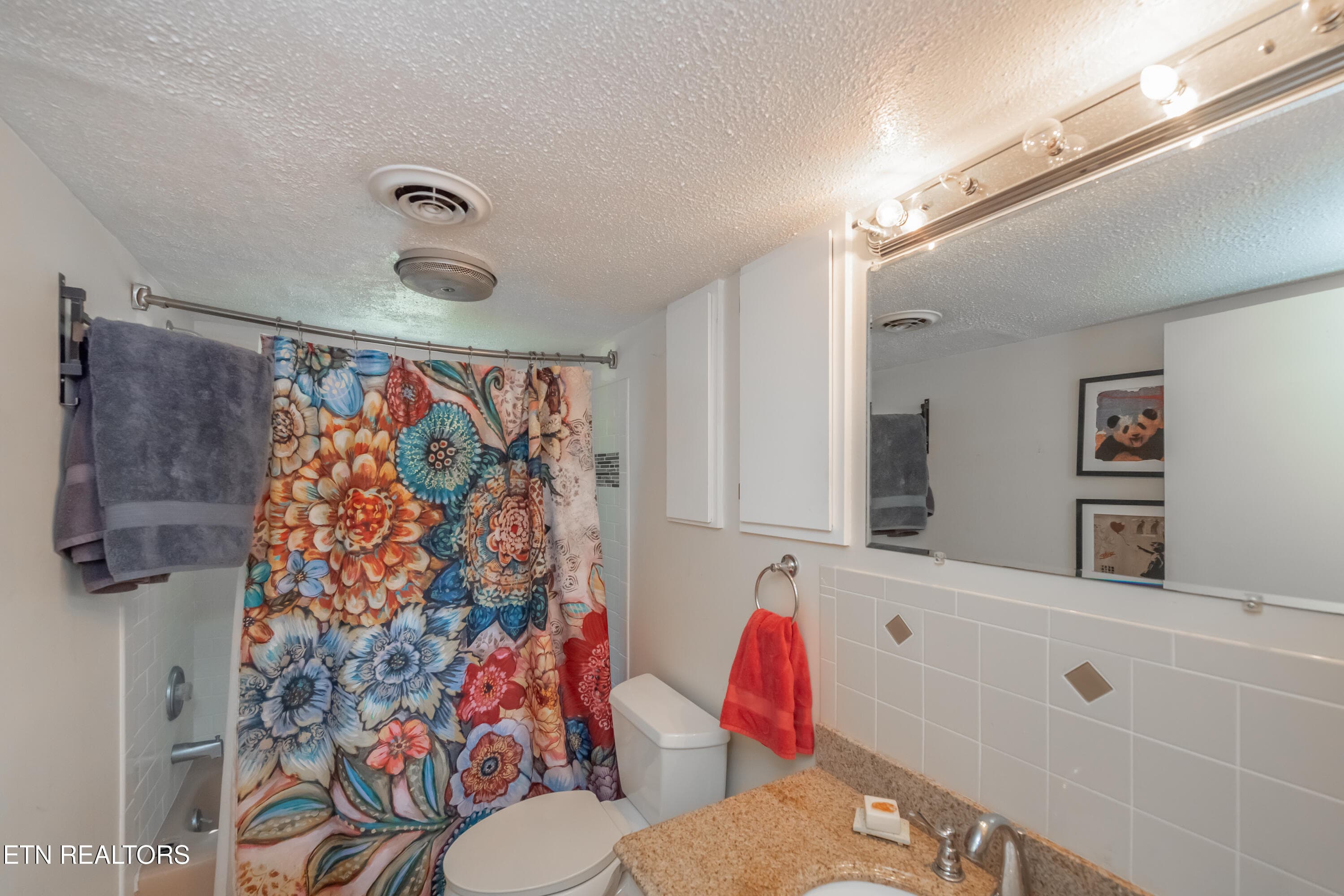 Bathroom 2 - 11904 W Kingsgate Rd 2, Knoxville, TN 37934