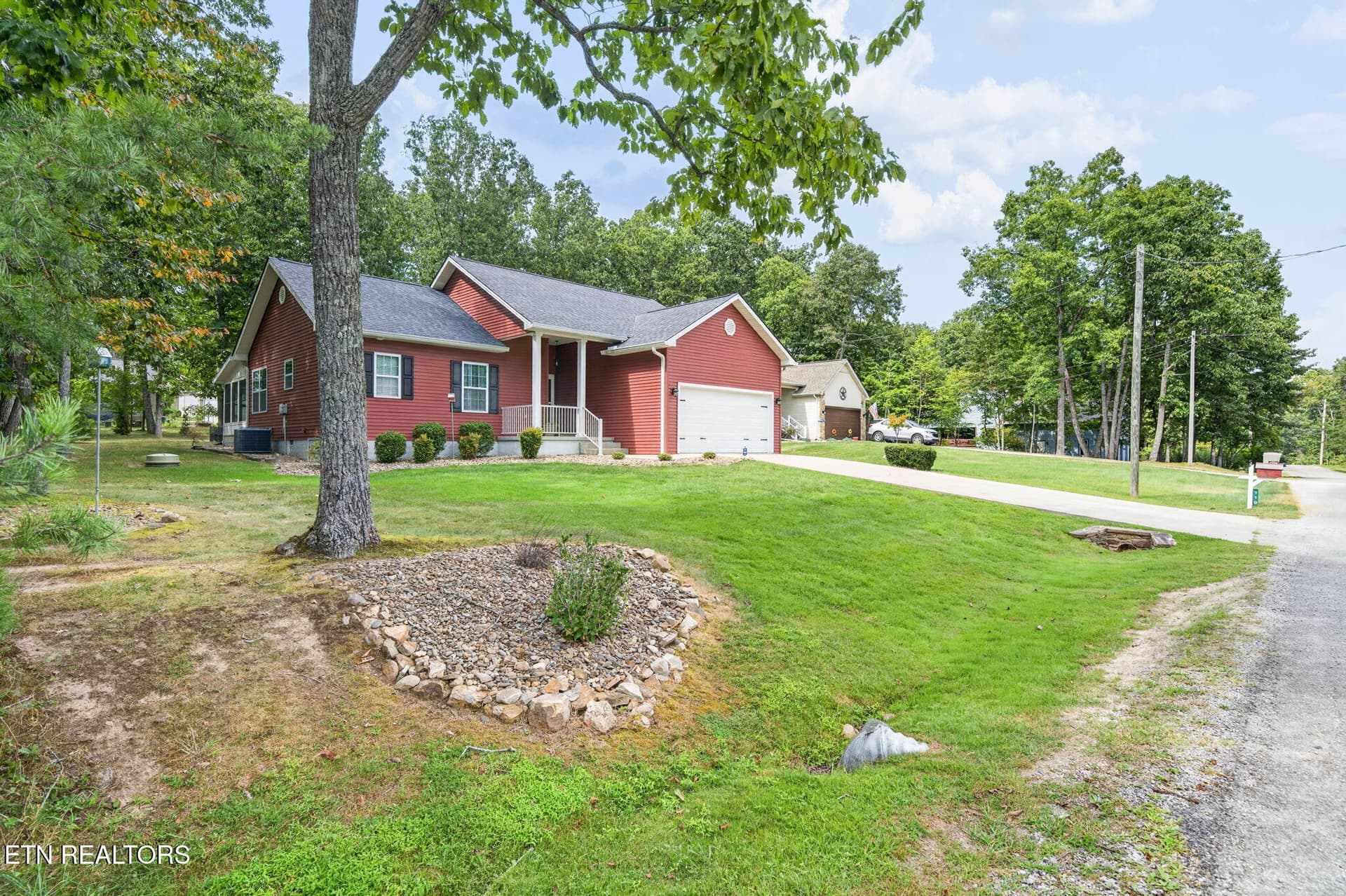 2-web-or-mls-119 Wycliff Ln_008_TNPC - 119 Wycliff Lane, Crossville, TN 38558