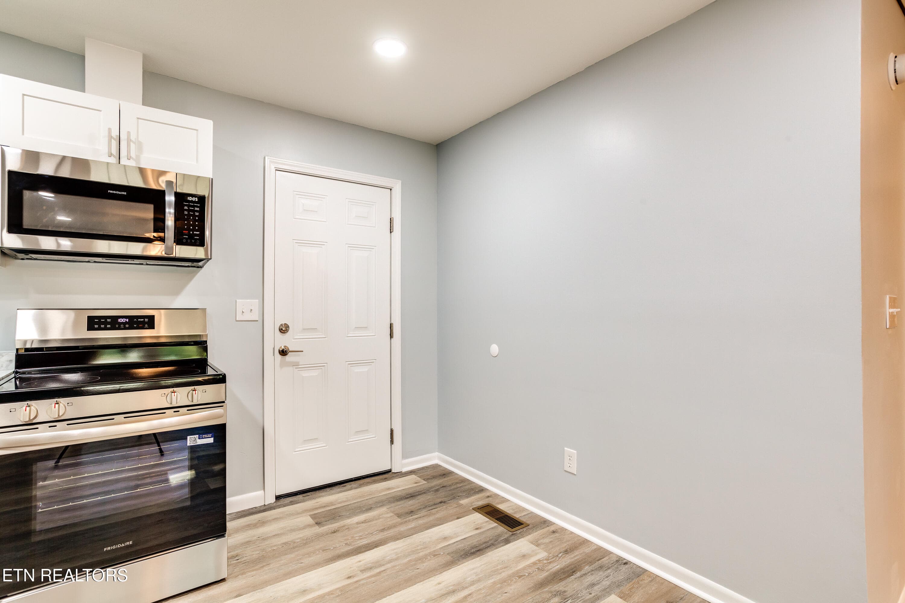 01720260905-1-3300KendallmacLnKnoxvilleT - 3300 Kendallmac Lane, Knoxville, TN 37931