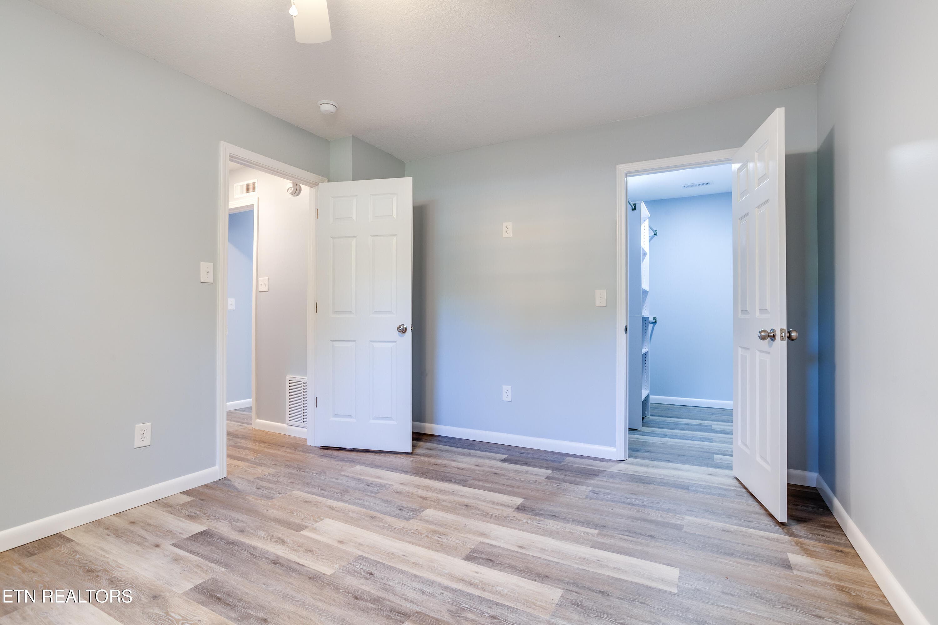 02720260905-1-3300KendallmacLnKnoxvilleT - 3300 Kendallmac Lane, Knoxville, TN 37931